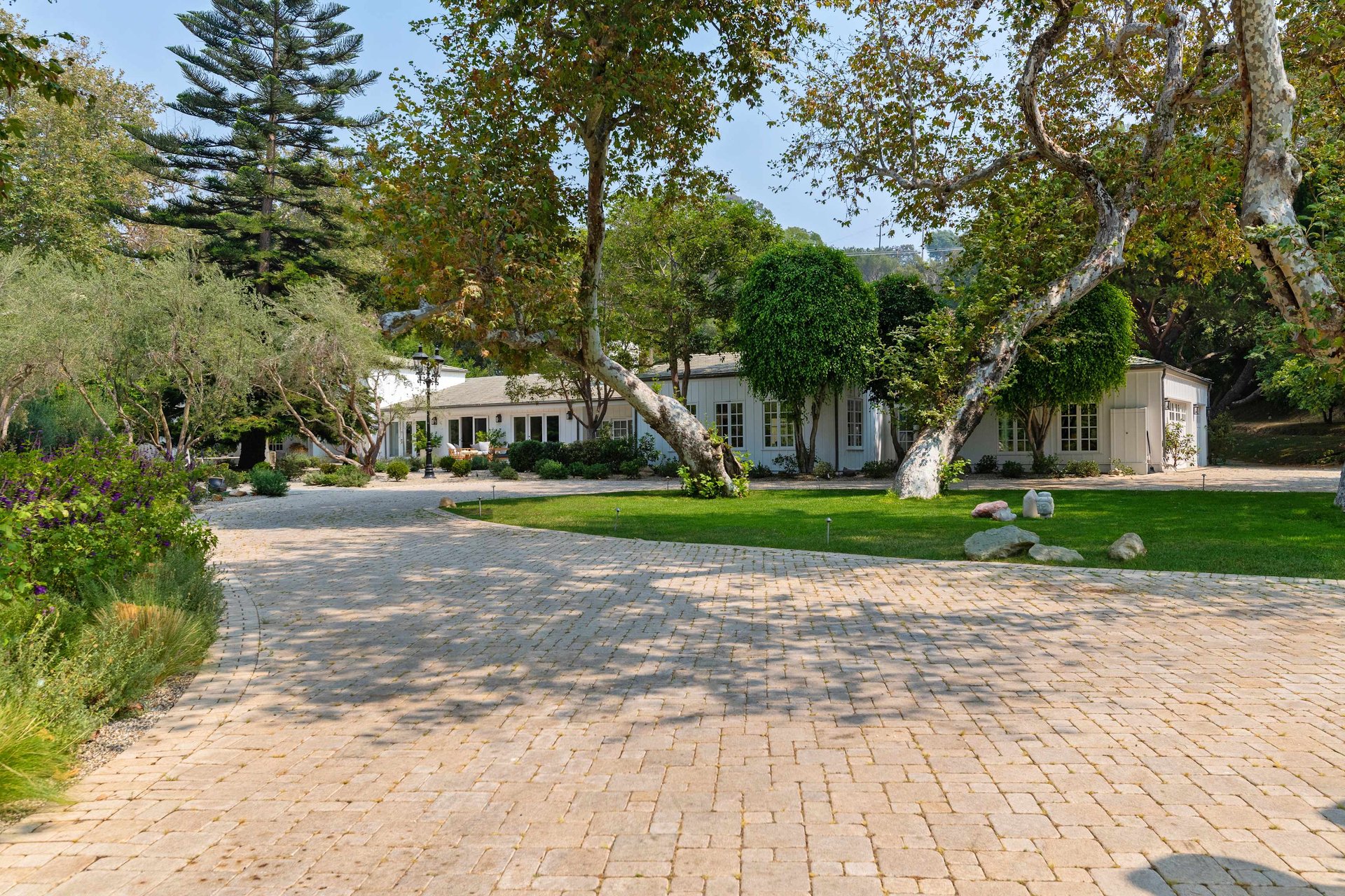 6238 Bonsall Dr