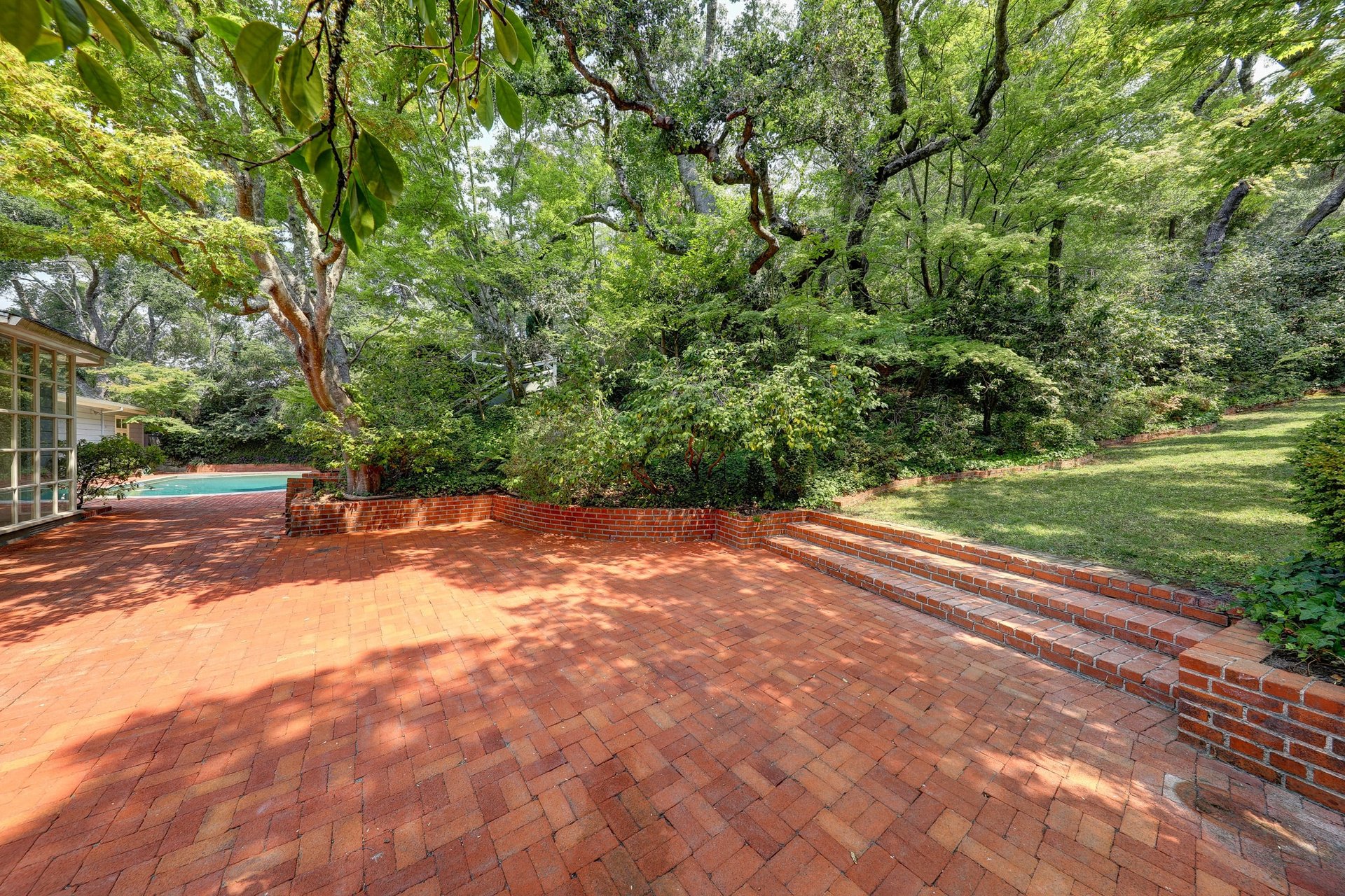 33 Evergreen Dr