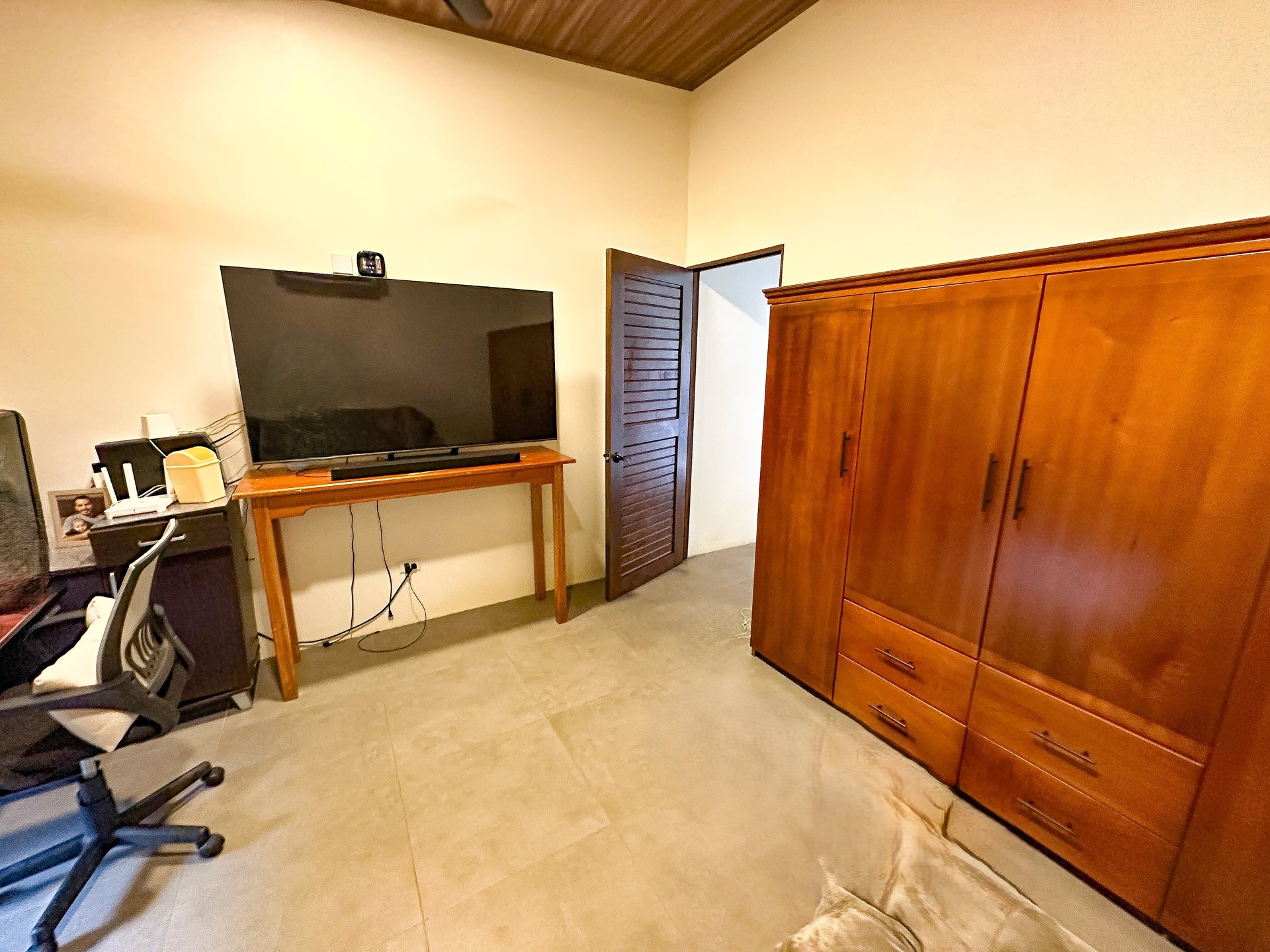 Charming 2-Bedroom Home in the Heart of Ojochal – Privacy, Convenience, and Opportunity Await!