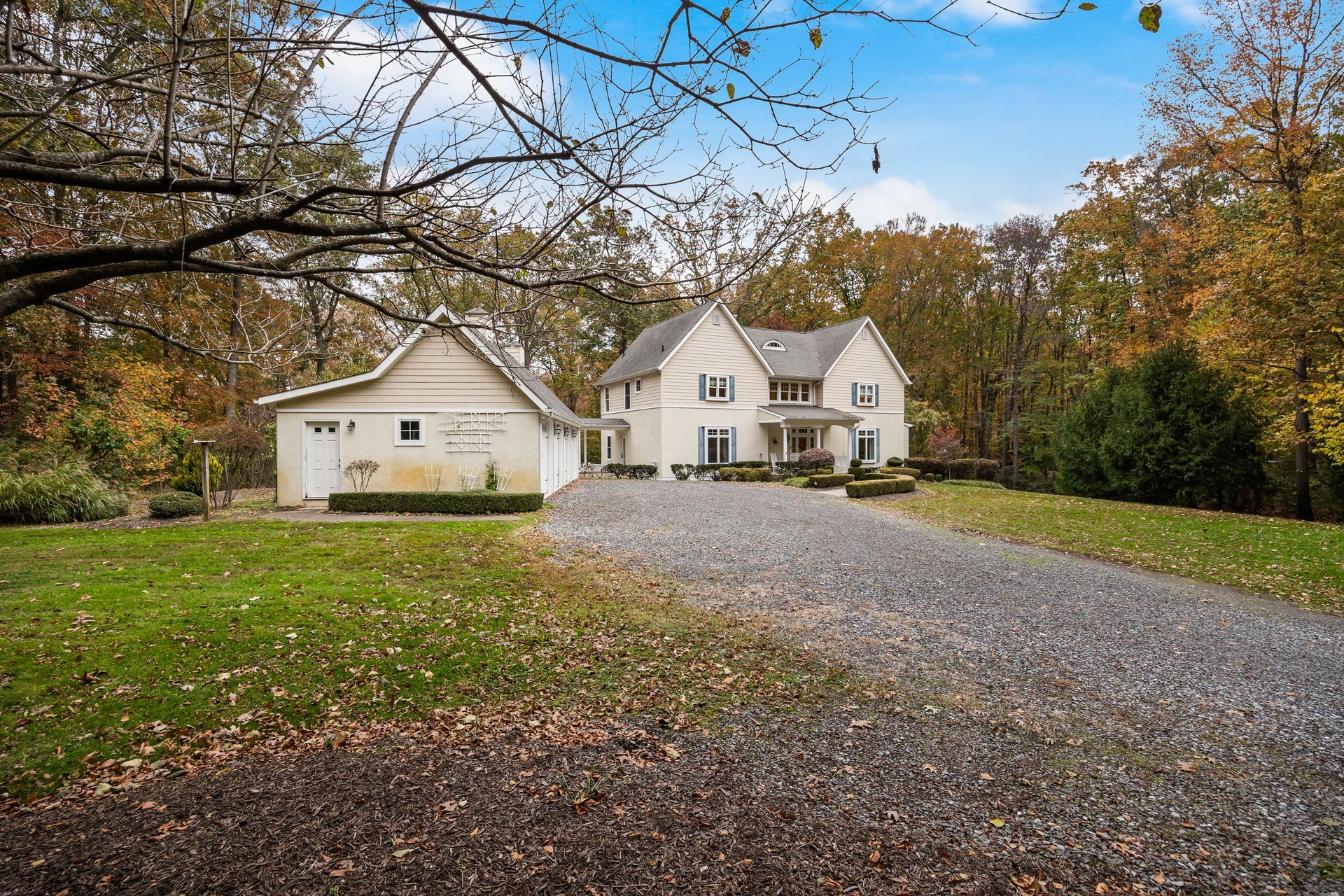 2A Laurel Dr