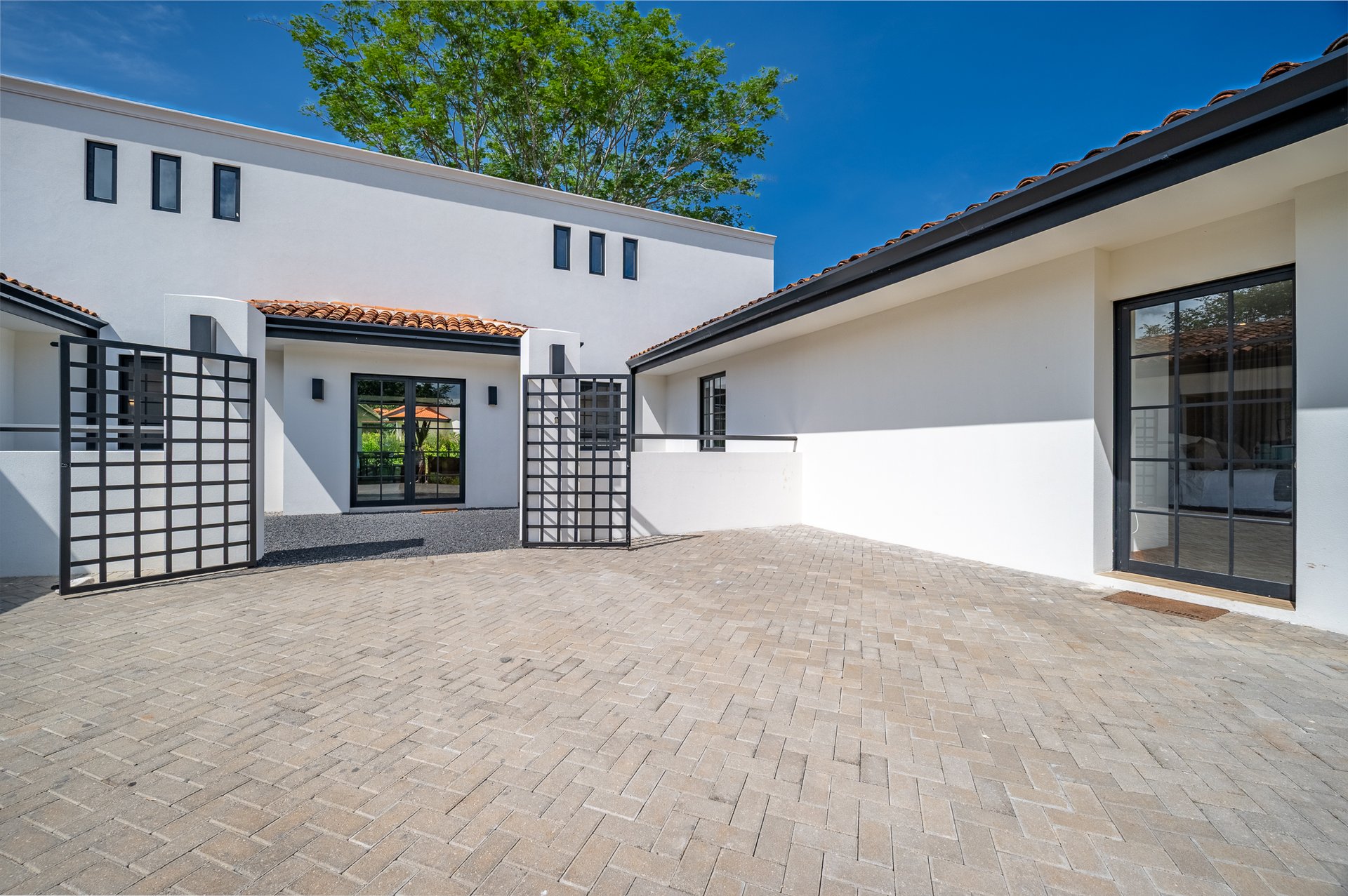 Casa Canto del Agua | Luxury 7-Bedroom Villa with Two Guest Apartments in Hacienda Pinilla’s Reserva de Golf