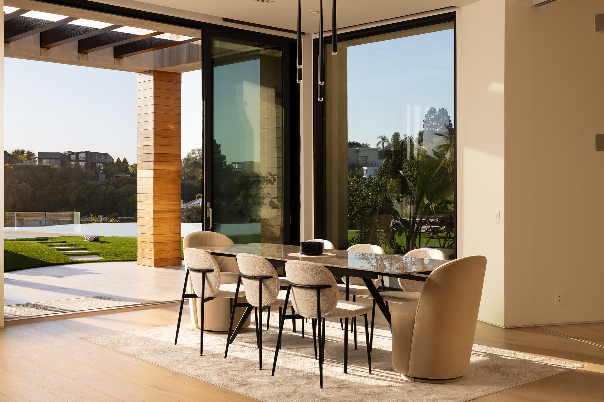 455 Castle Pl, Beverly Hills