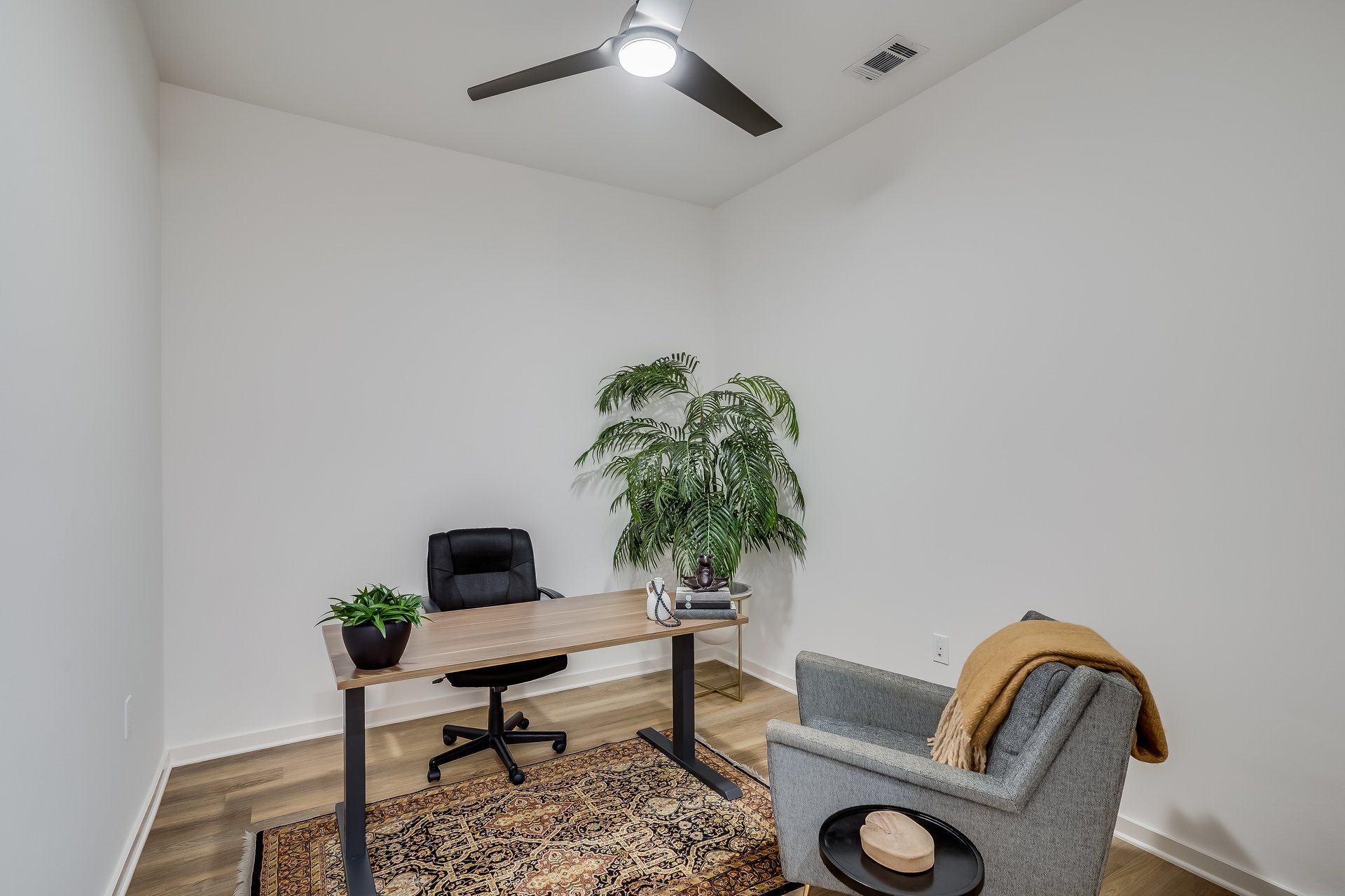 207 W Johanna St