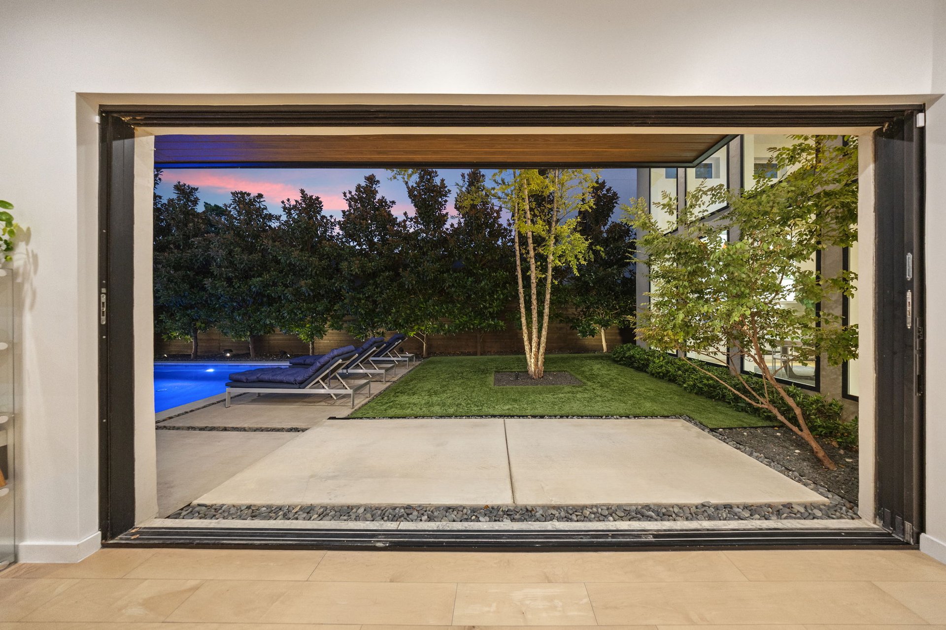 423 W Colorado Boulevard