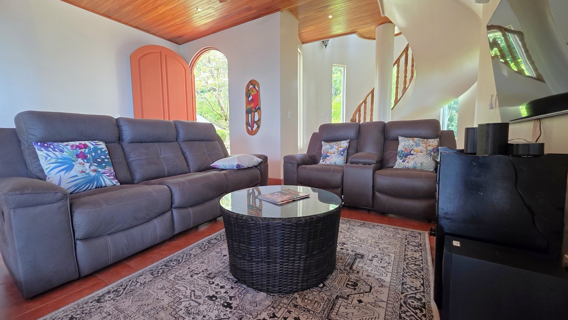 Ojochateau - Rare Ocean & Mountain View 4BR Home in Costa Rica