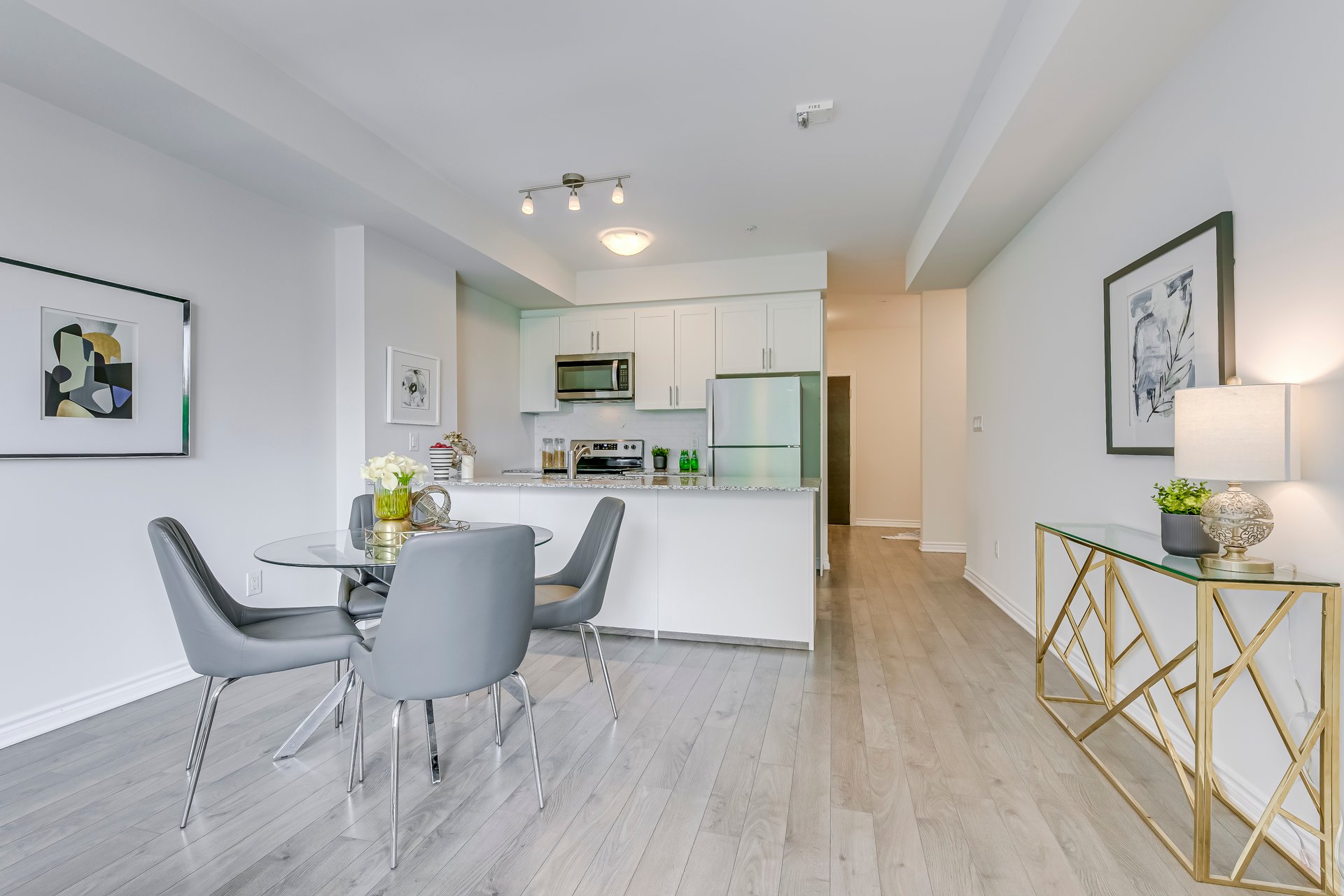 150 Oak Park Blvd 201