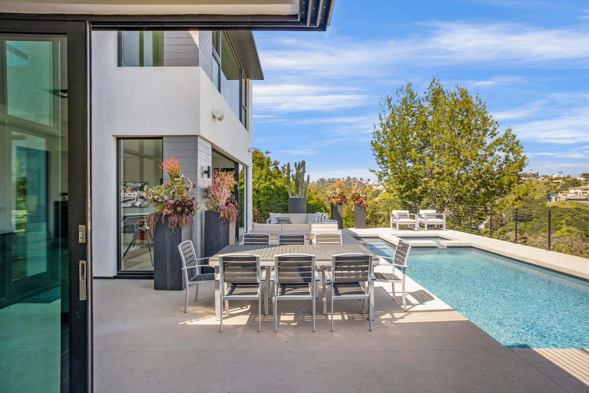 1172 Linda Flora Dr