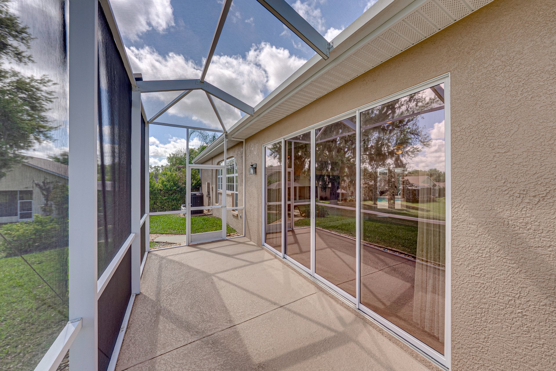 12231 WOODLANDS CIR