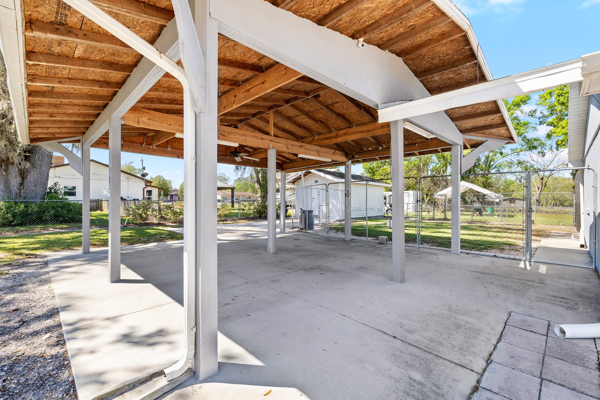 3399 RIVERDALE DR