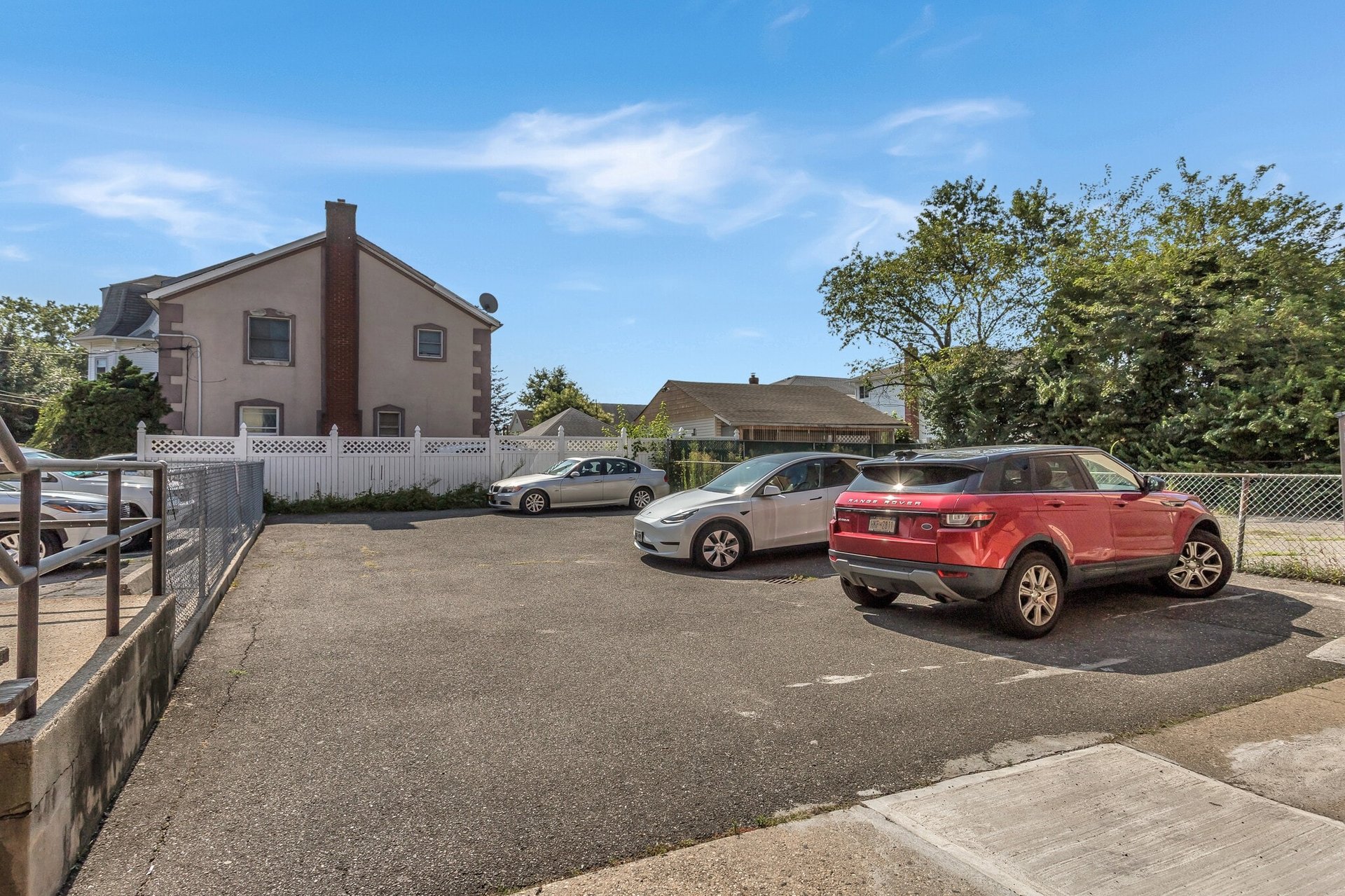 219 Mineola Blvd