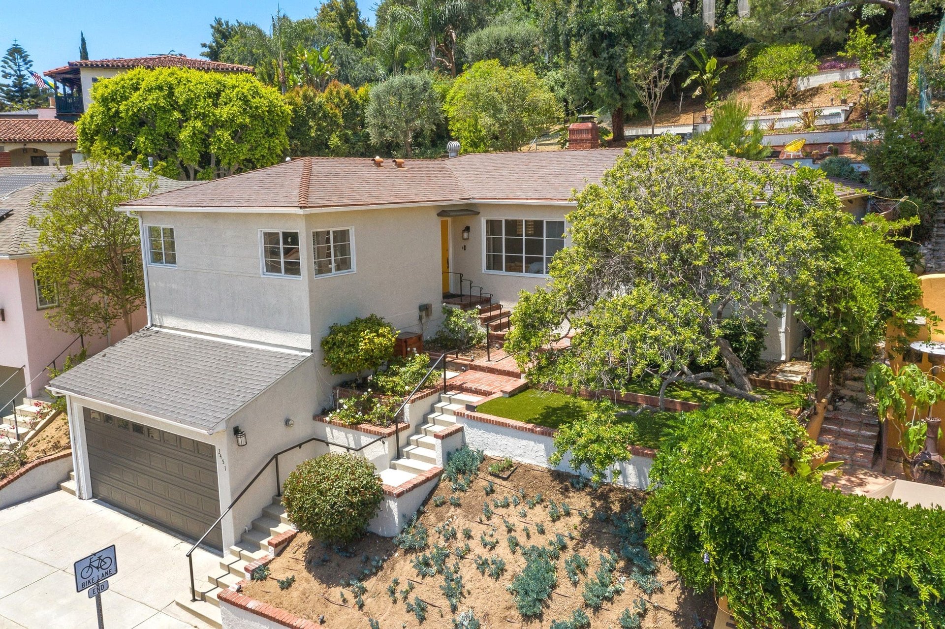 Wonderful and Warm Traditional Home with Views in The Los Feliz Hills