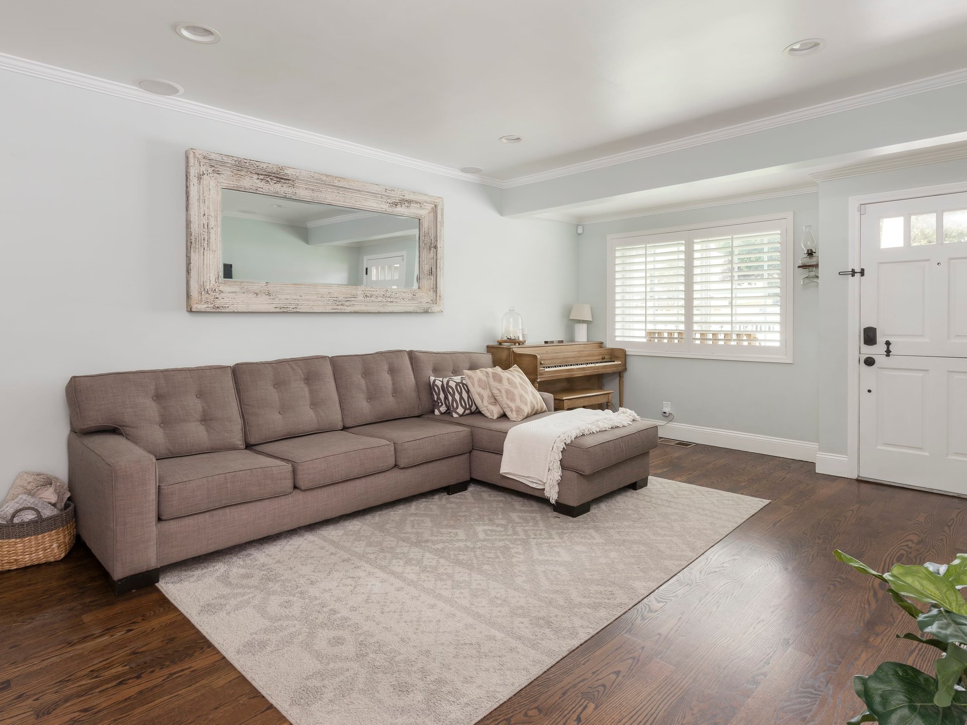 839 Eucalyptus Drive