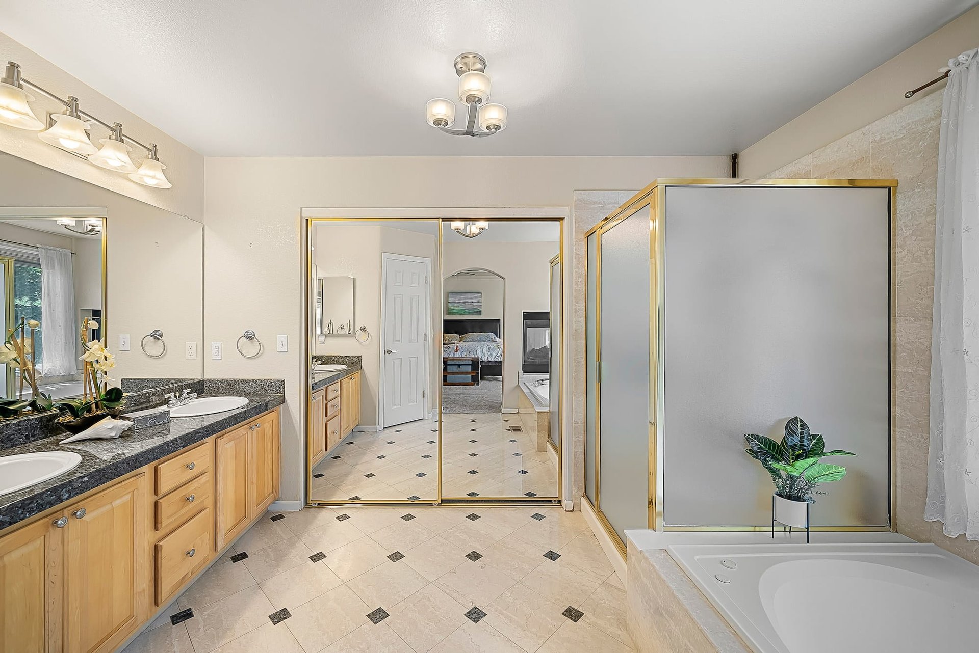 376 Mesa View Way