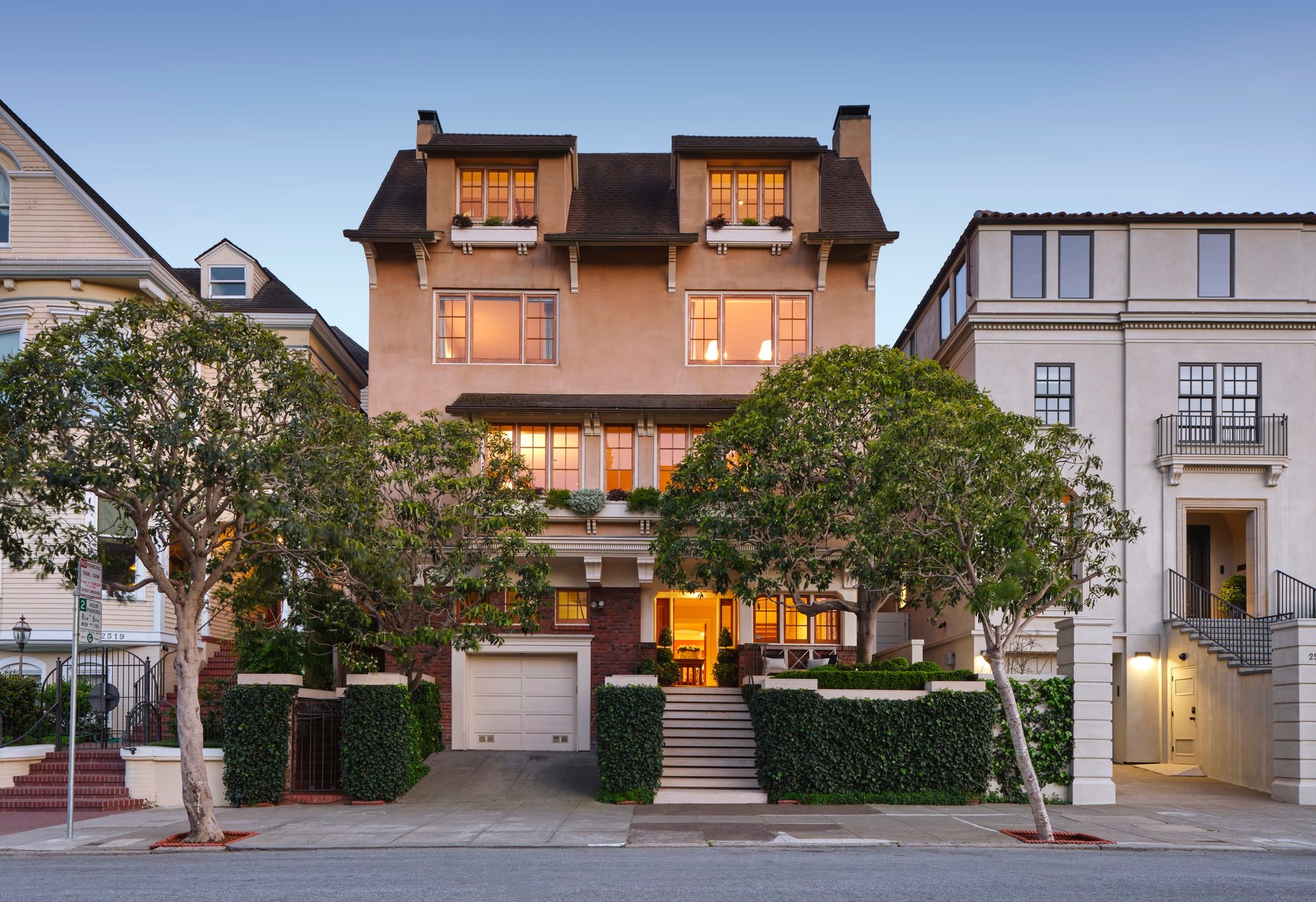 2523 Pacific Ave
