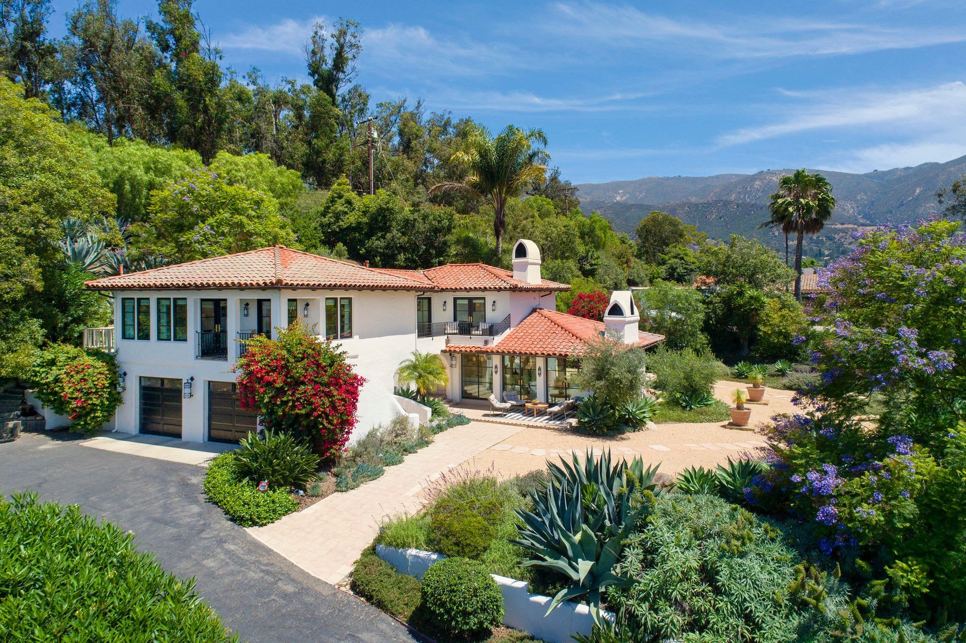 455 NICHOLAS LN