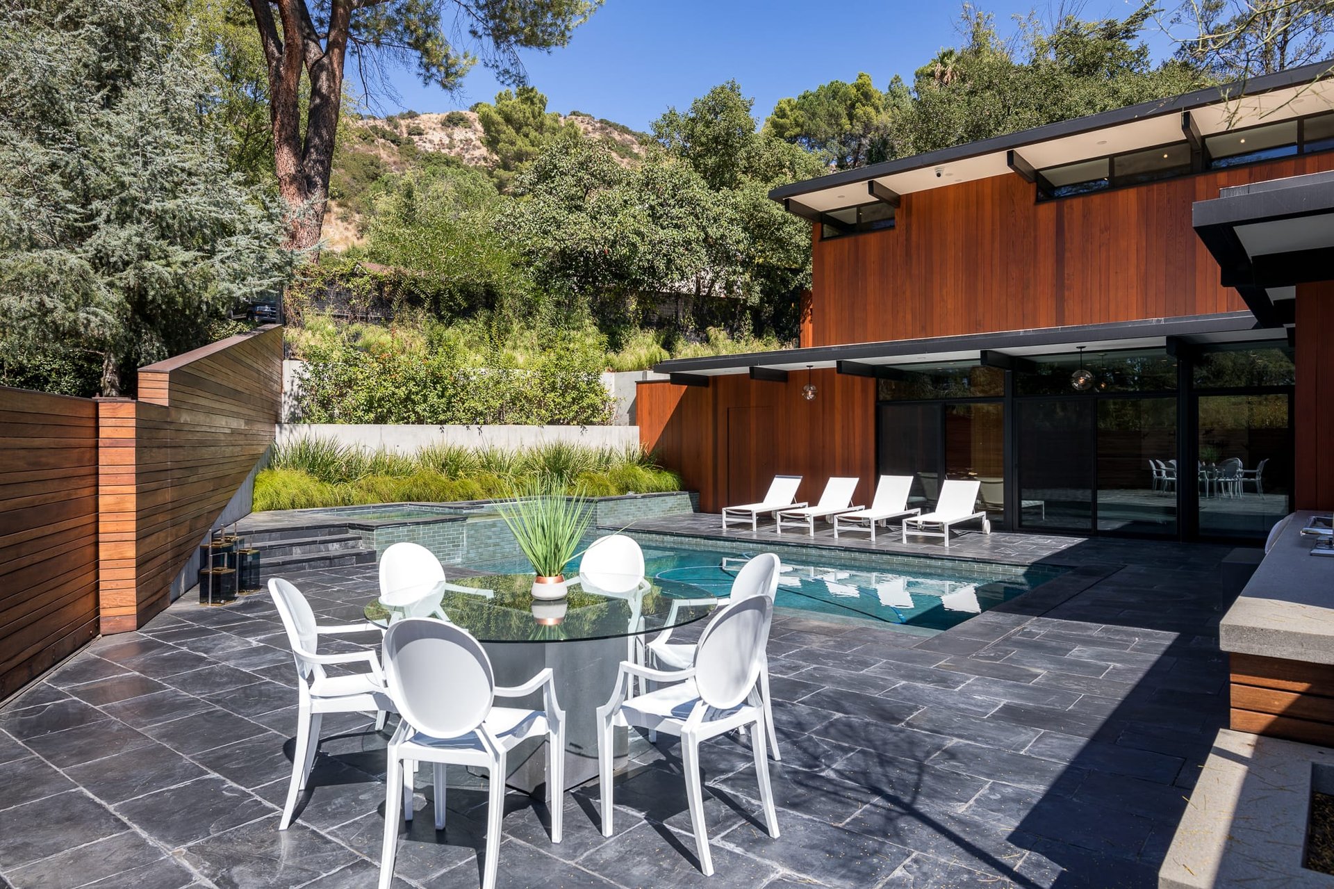 5228 Escalante Dr