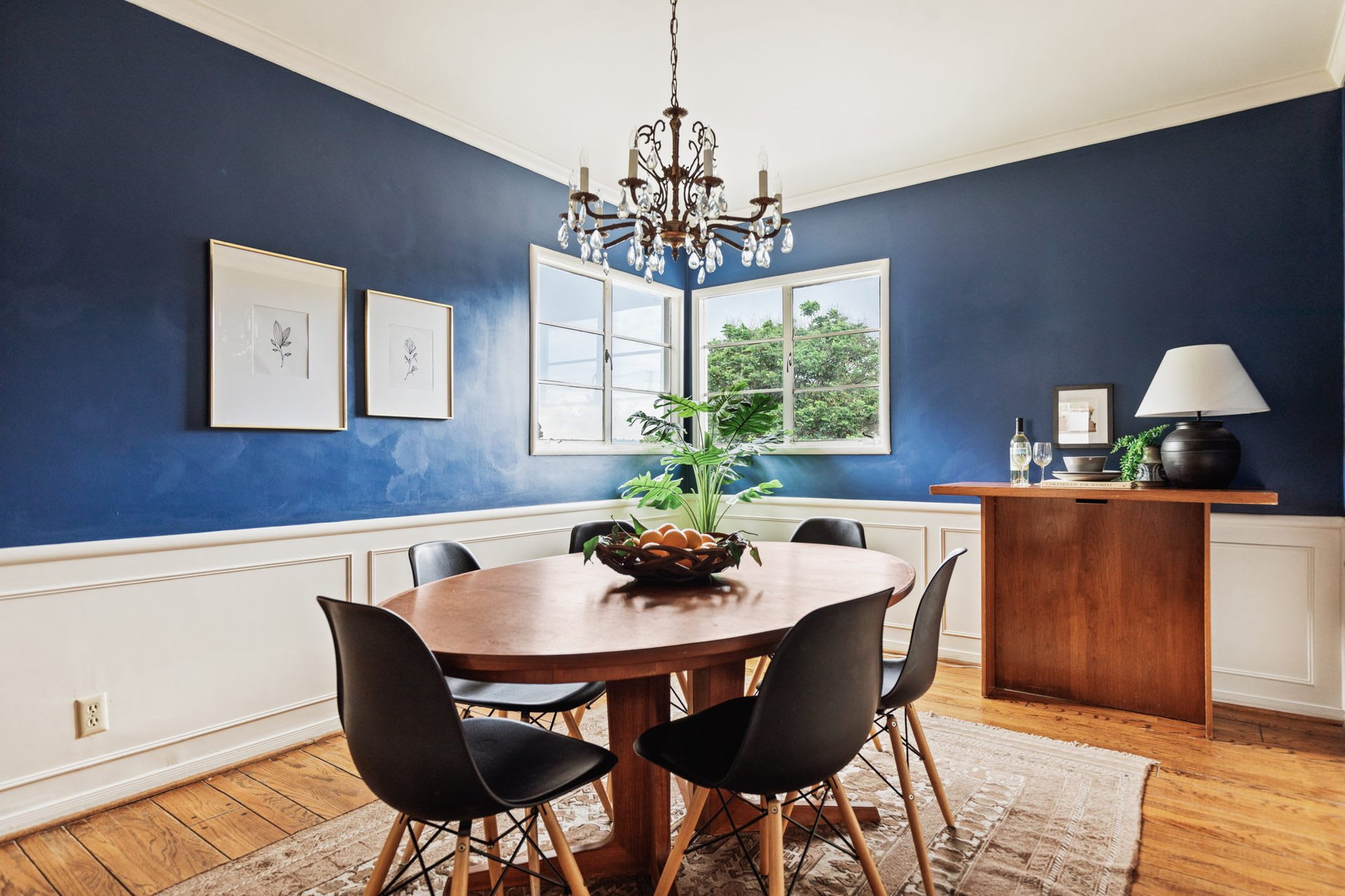Wonderful and Warm Traditional Home with Views in The Los Feliz Hills