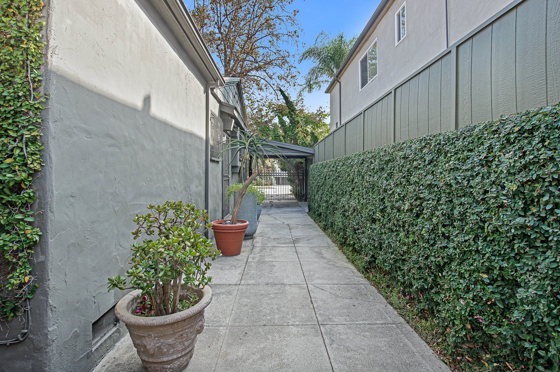 BREATHTAKING RESTORATION & RE-IMAGINED TRADITIONAL HOME IN MIRACLE MILE