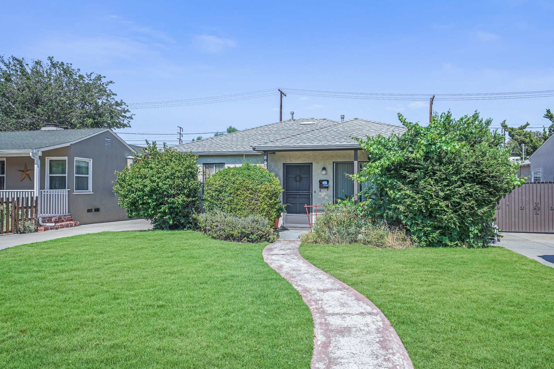 Rare opportunity to own a Garden-style 3 Unit Income Property in highly-sought Magnolia Park Burbank!