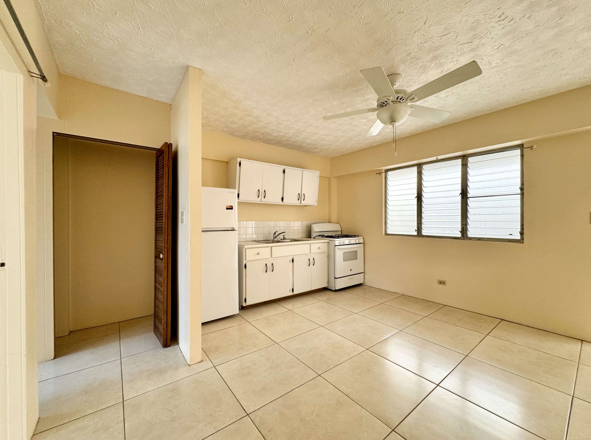 850 Road Town 1 Bedroom Apartment