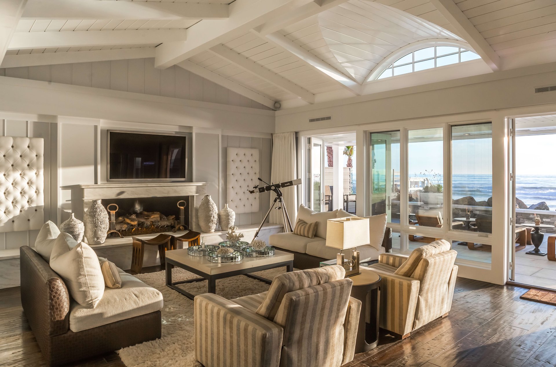 ON THE SAND, OCEANFRONT IN DEL MAR
