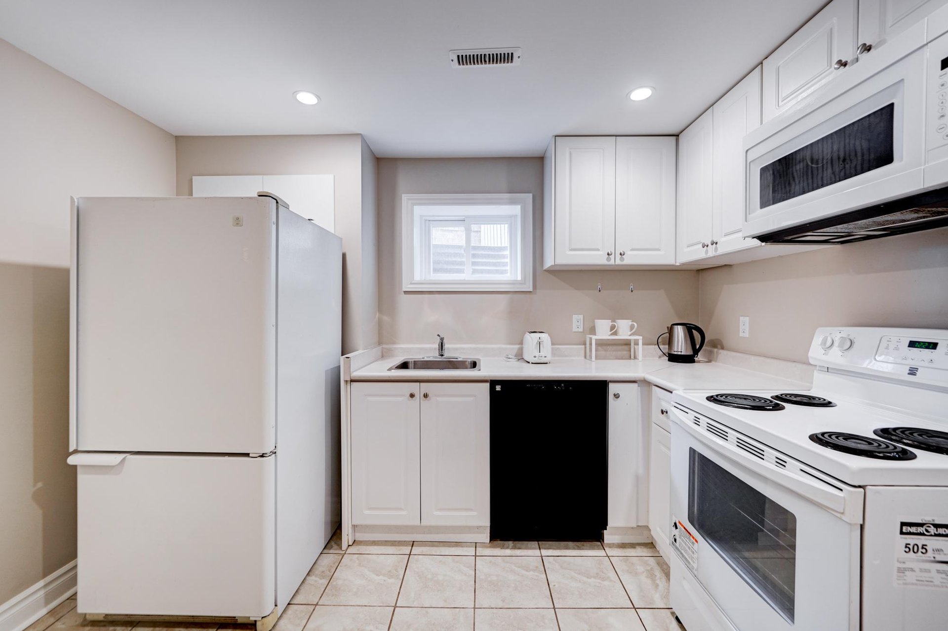 1534 Princeton Cres