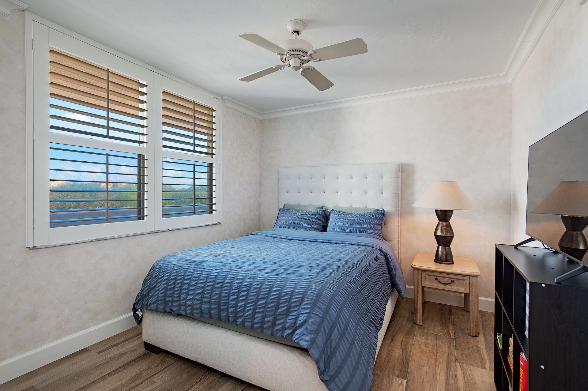 ST. LUCIA: UNIT 202