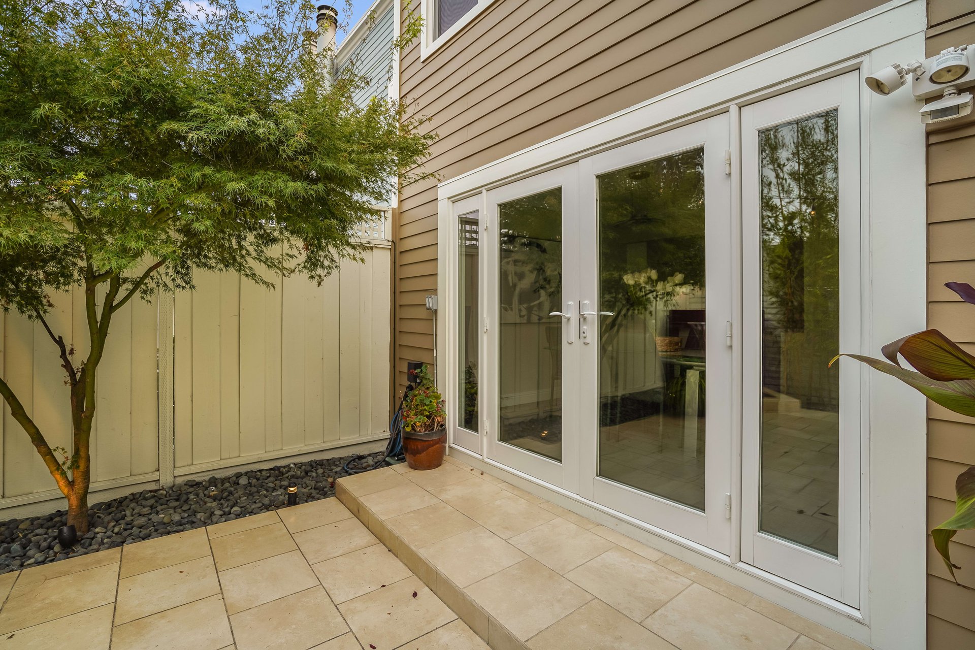 16979 Roberts Road #8
