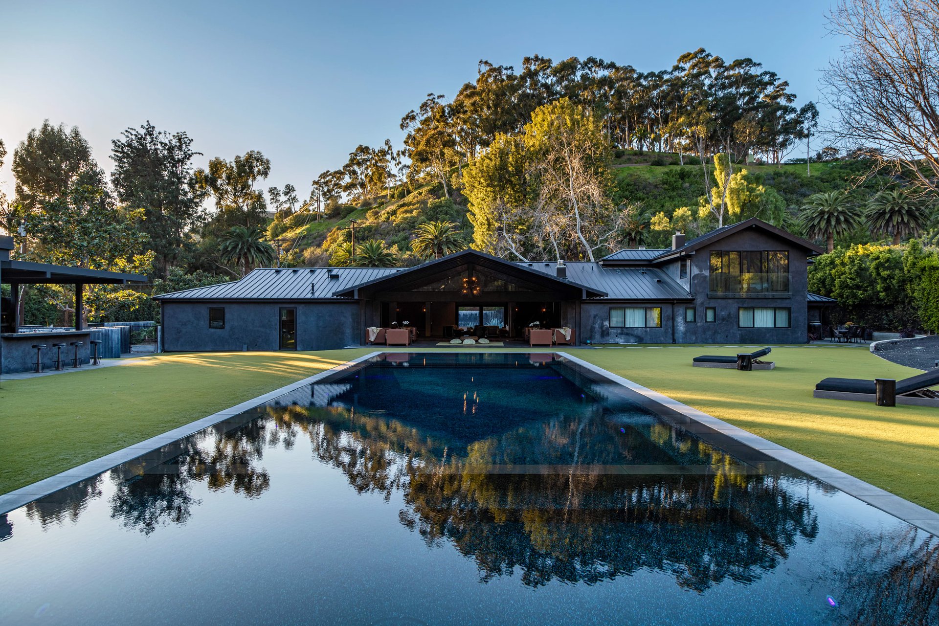3350 Serra Rd