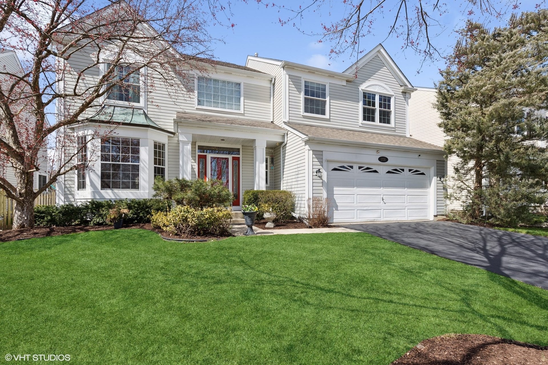 1735 Fairport Dr. Grayslake