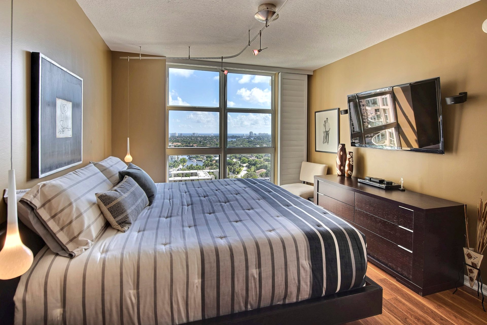 347 N New River Dr Unit: 2102