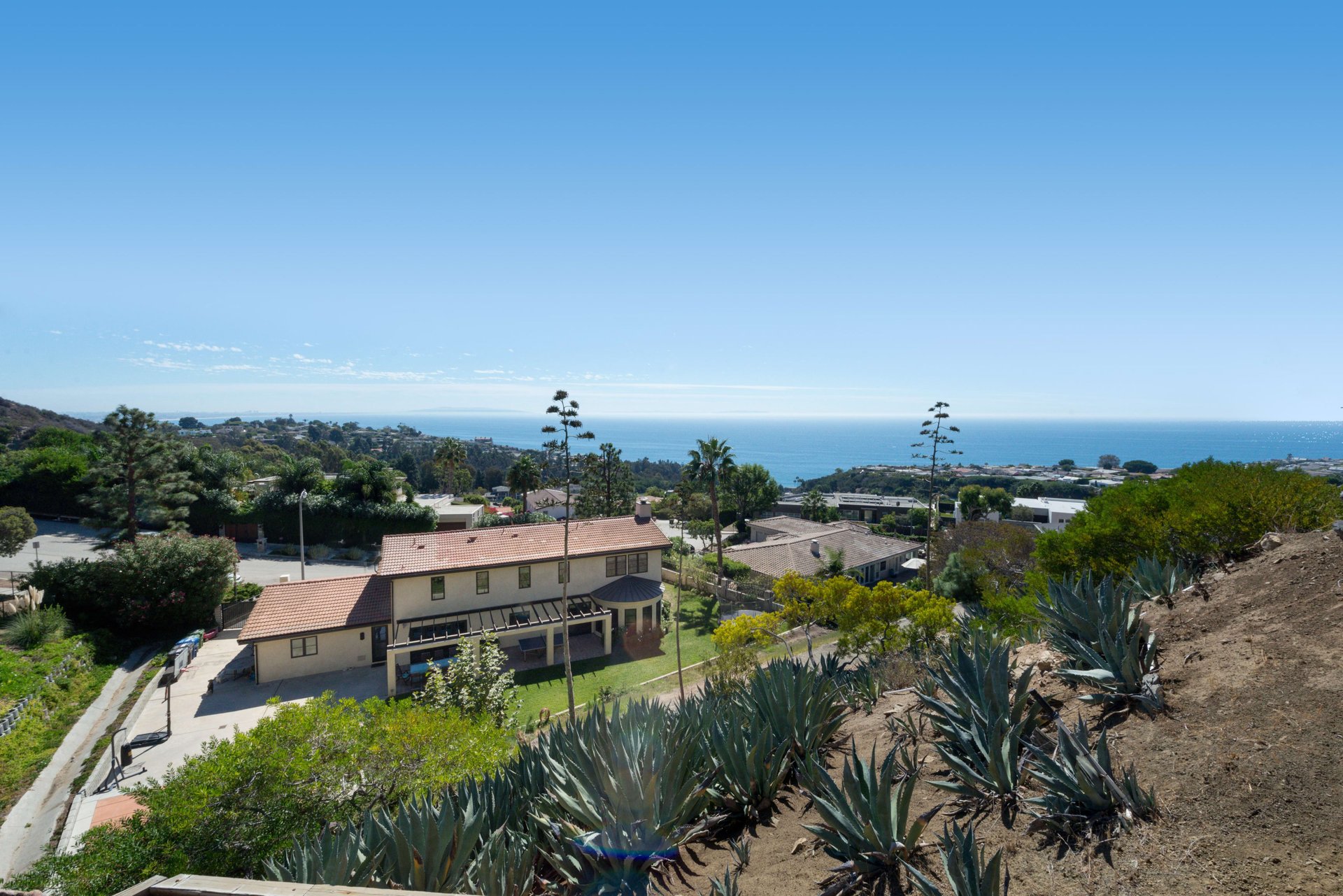 467 Surfview Dr