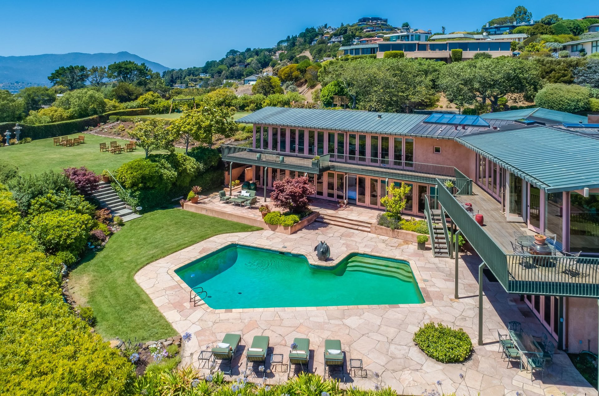 Extraordinary View Estate in Park Like Setting