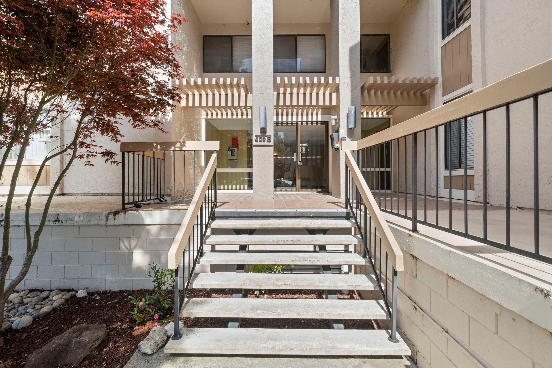 400 Ortega Avenue, 102