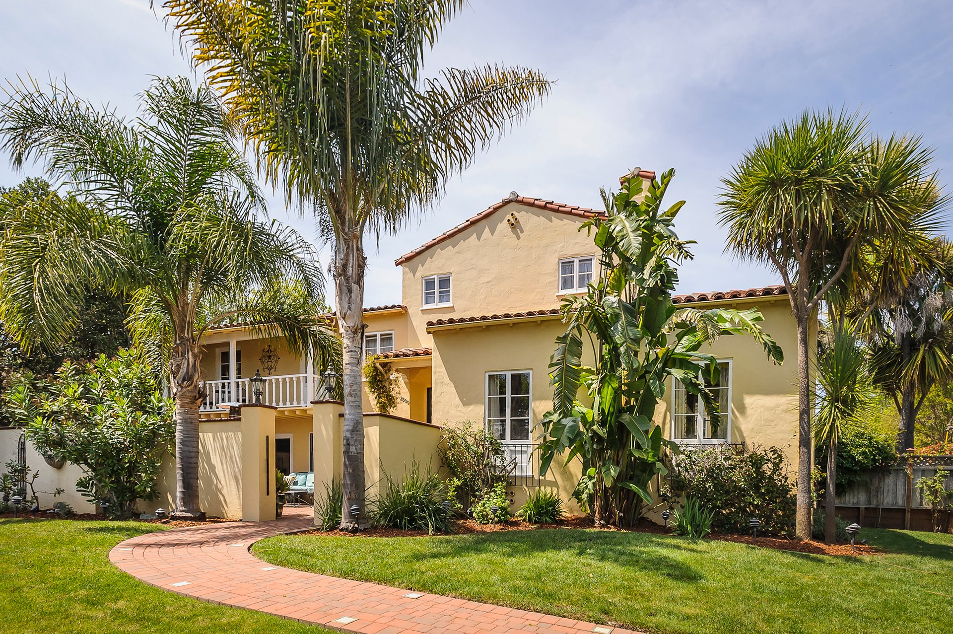 2800 Hillside Drive