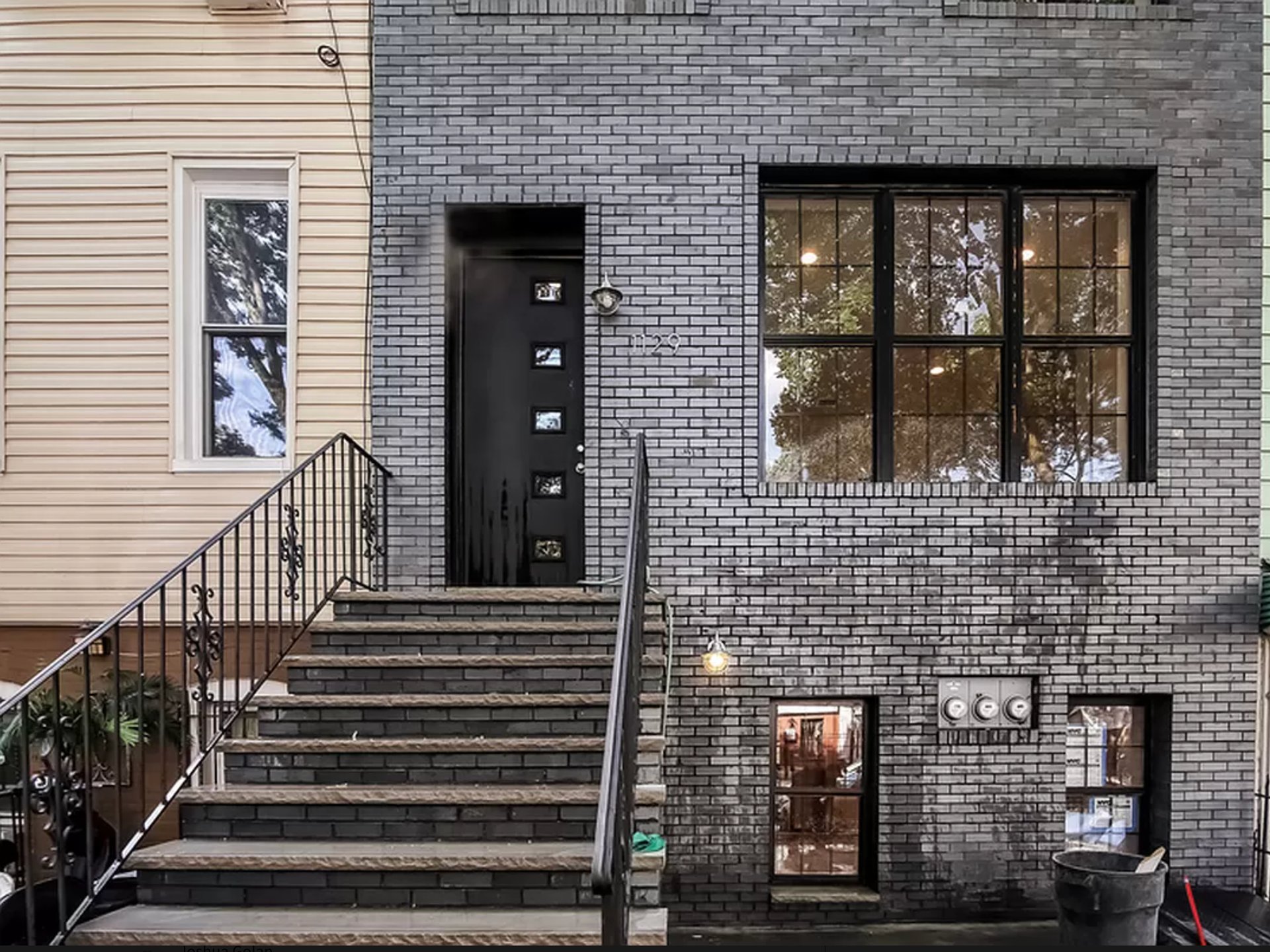 1129 Hancock St