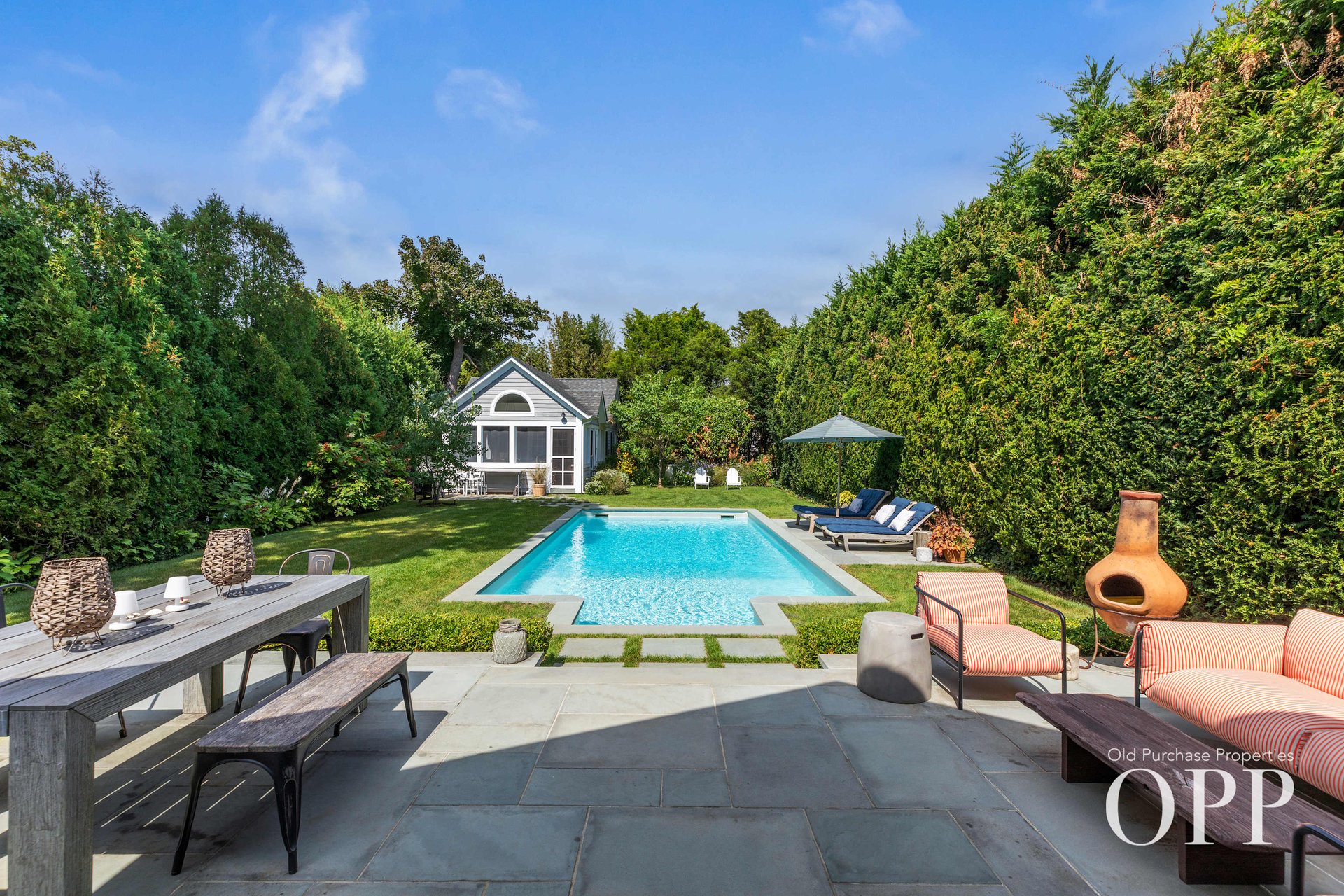 VILLAGE CLASSIC WITH POOL AND COTTAGE