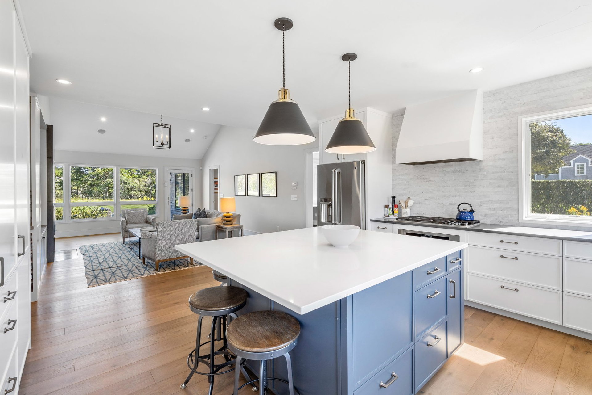 4 Moors End Ln