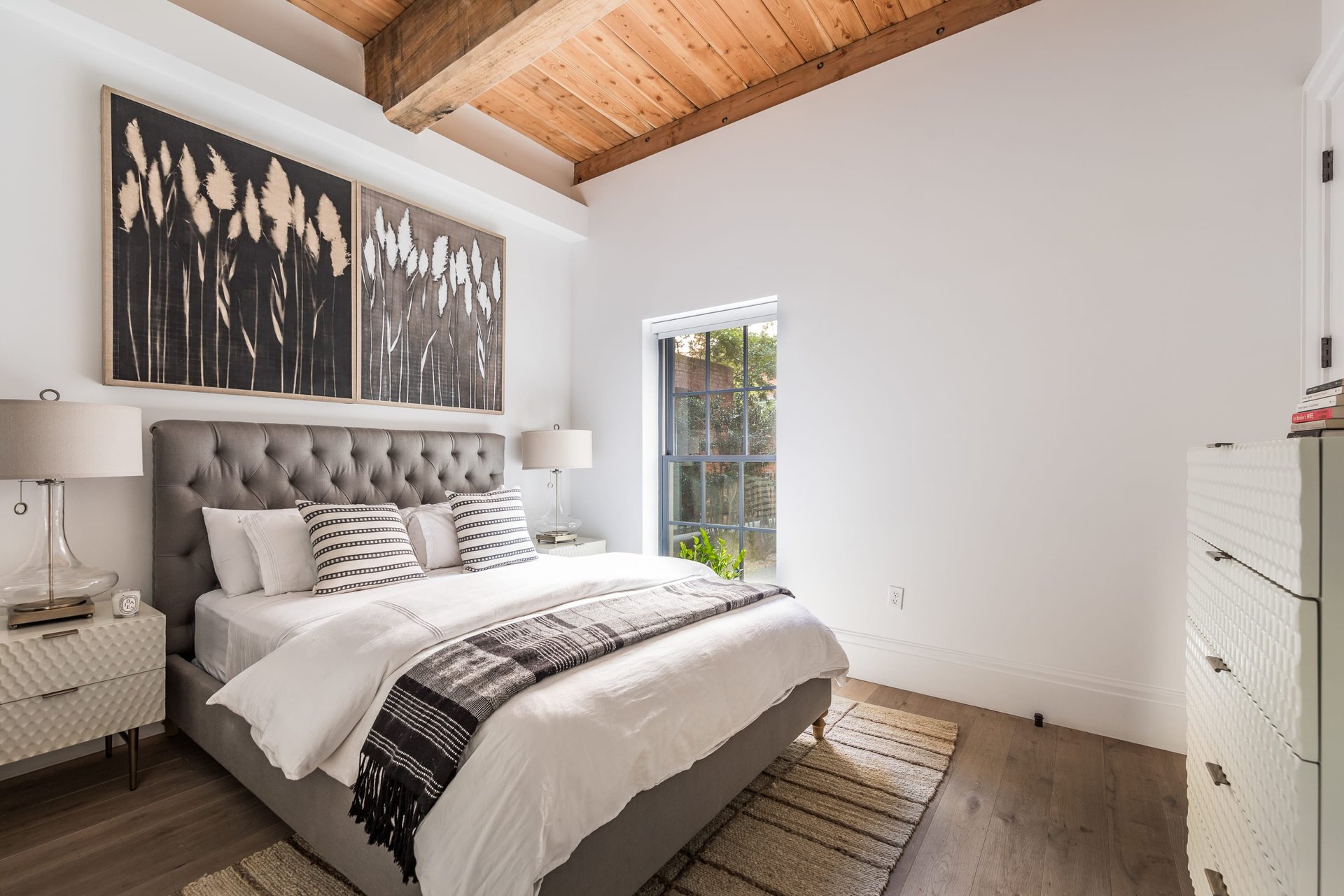 Elegant 3-Bed Factory Loft at Watchcase