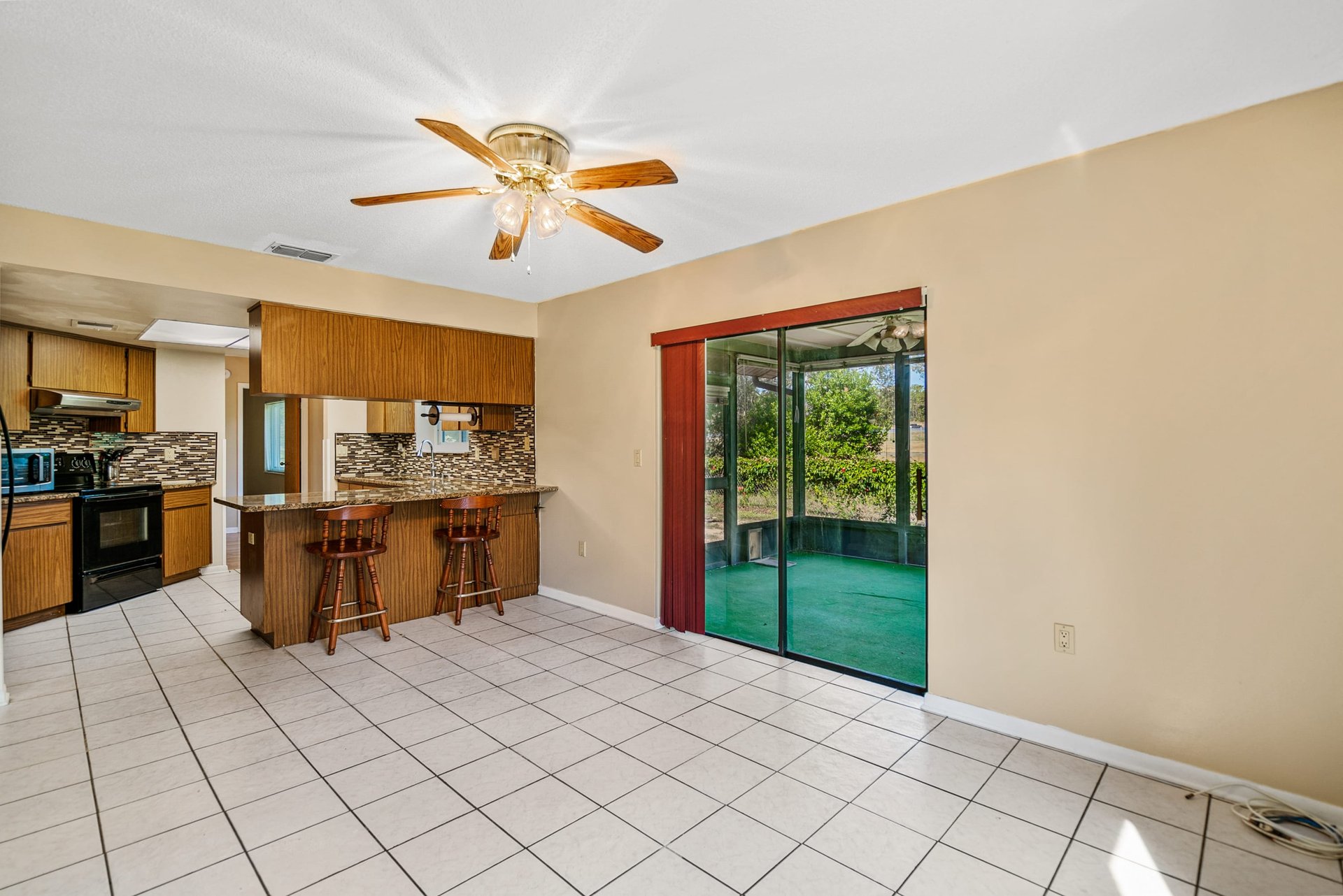 7130 LEXINGTON CIRCLE