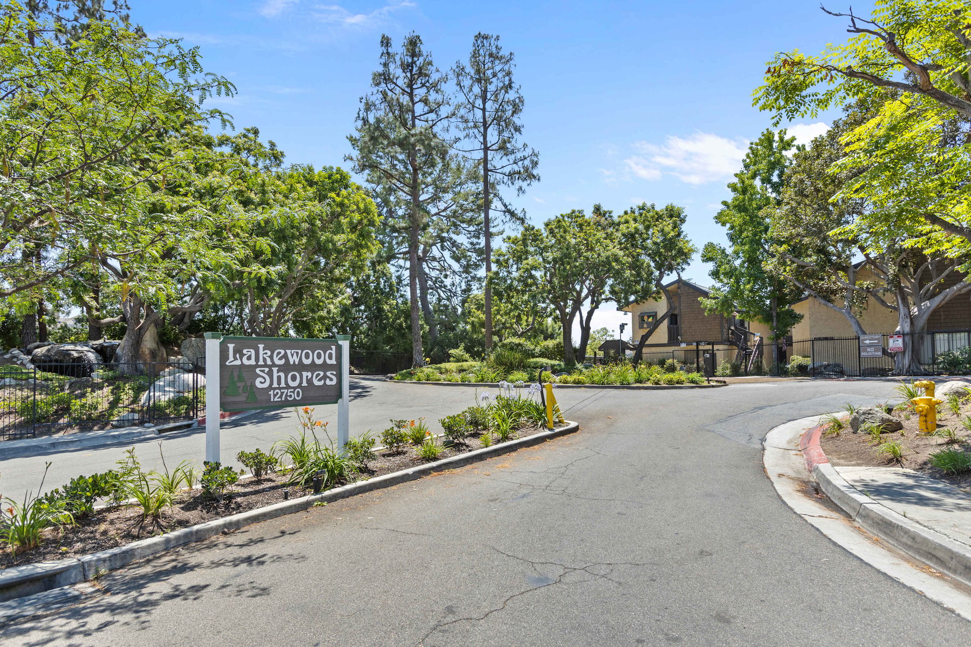 12750 Centralia Street - Peaceful Lakewood Retreat!