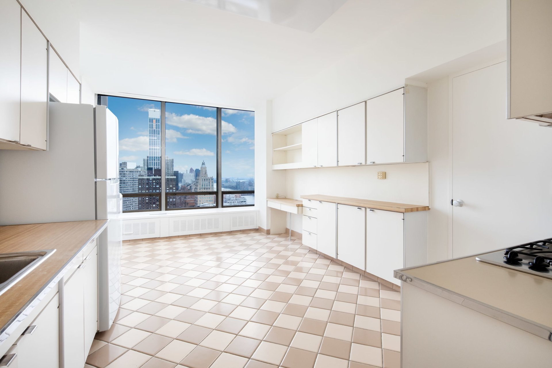 870 United Nations Plaza, 34B