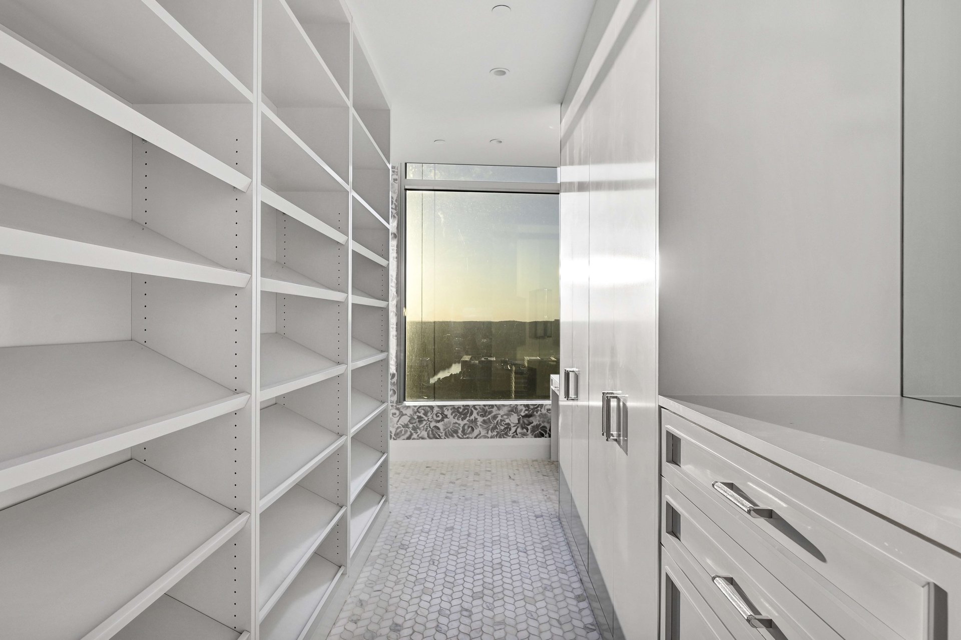 200 Congress Ave #44J