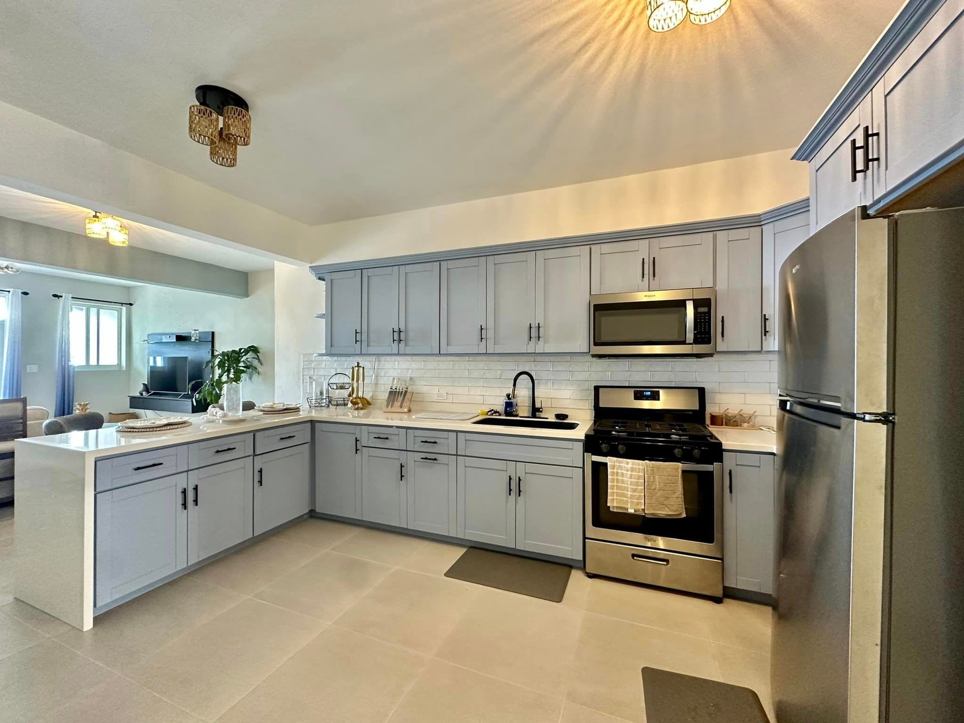 870 Belle's Estate 3 Bedroom Apartment