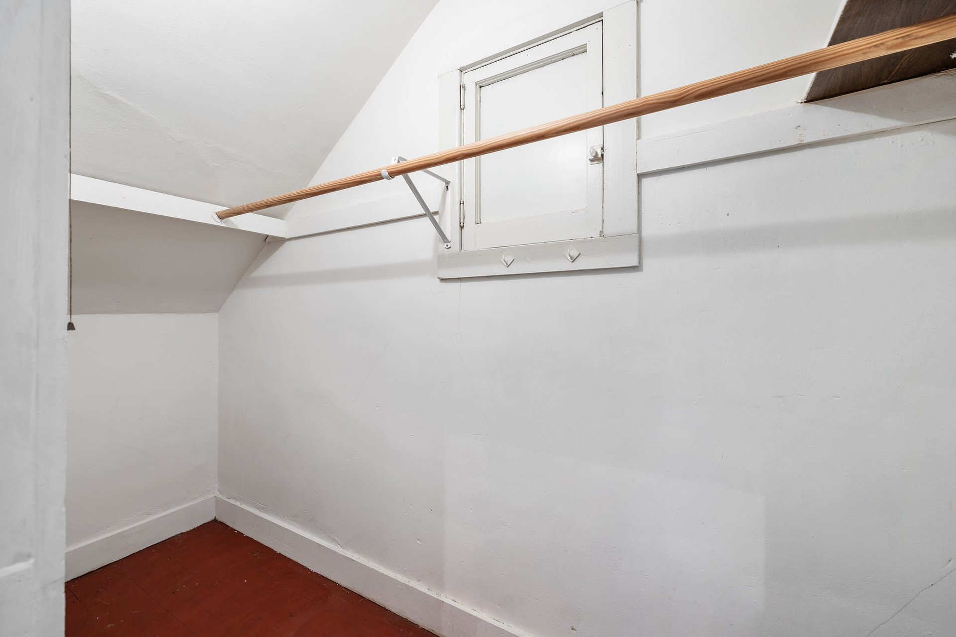 327-329 Chestnut St