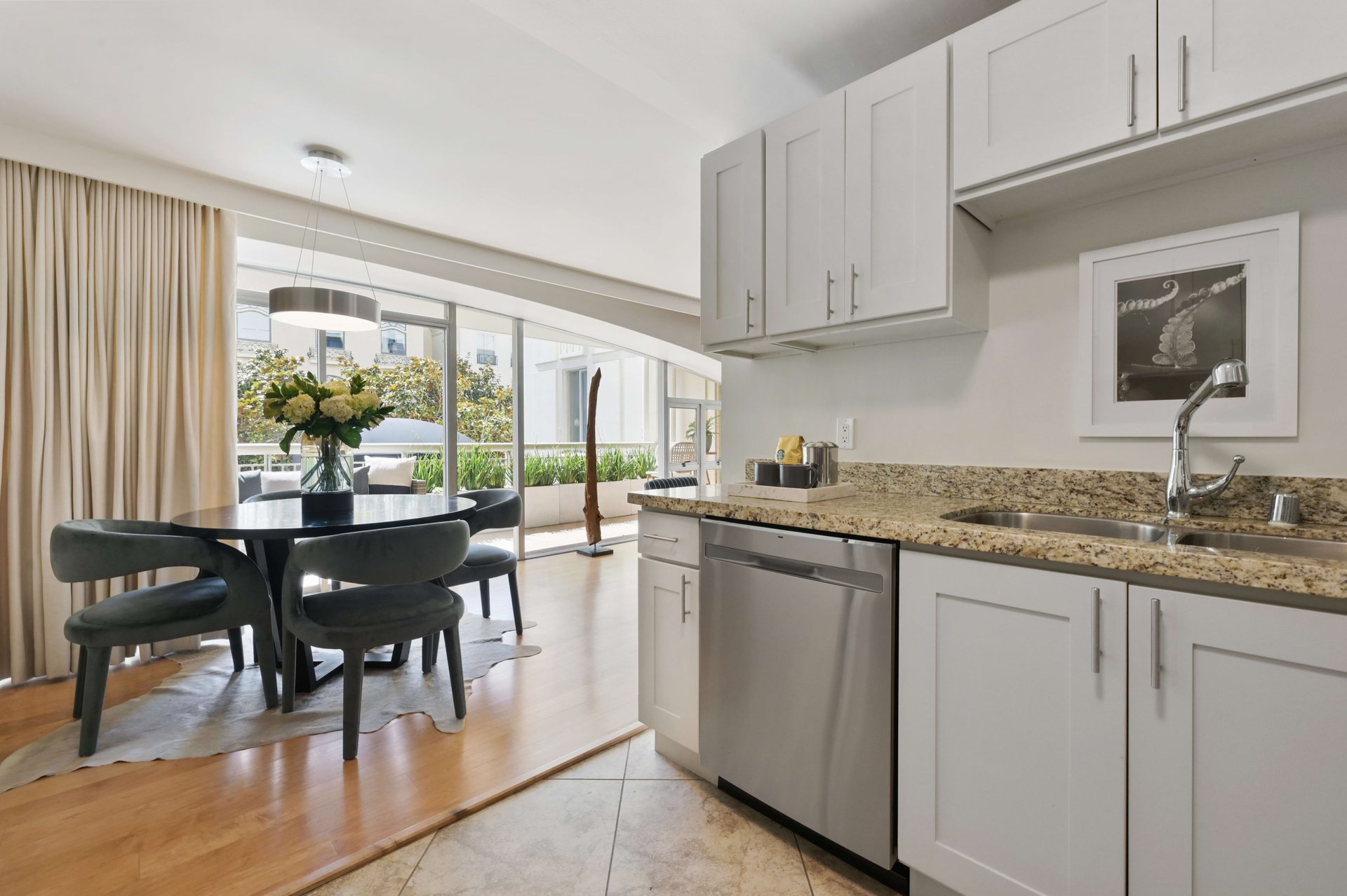 Large Condo & Terrace at 2200 Pacific