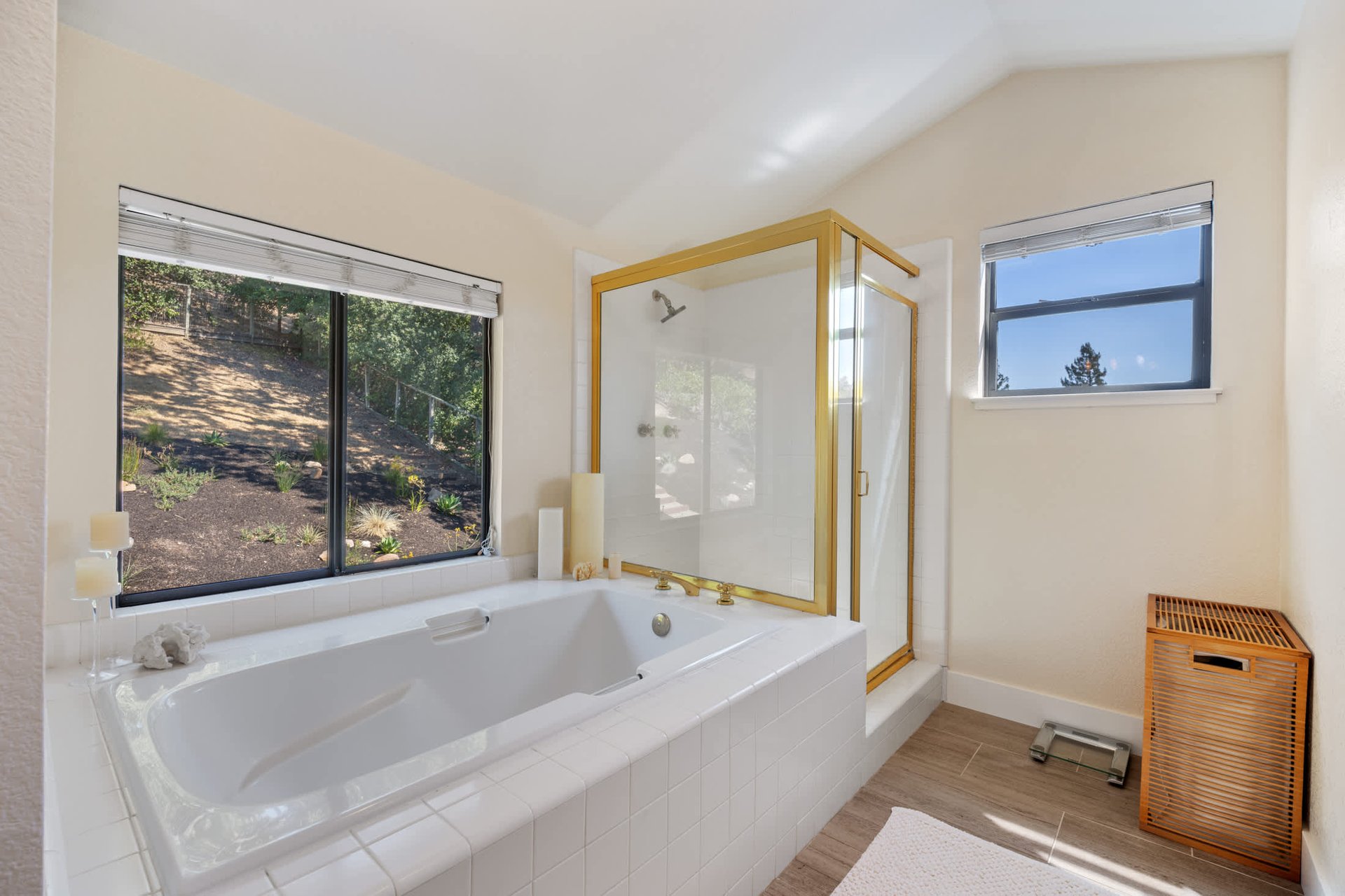 Stylish & Updated in Partridge Knolls