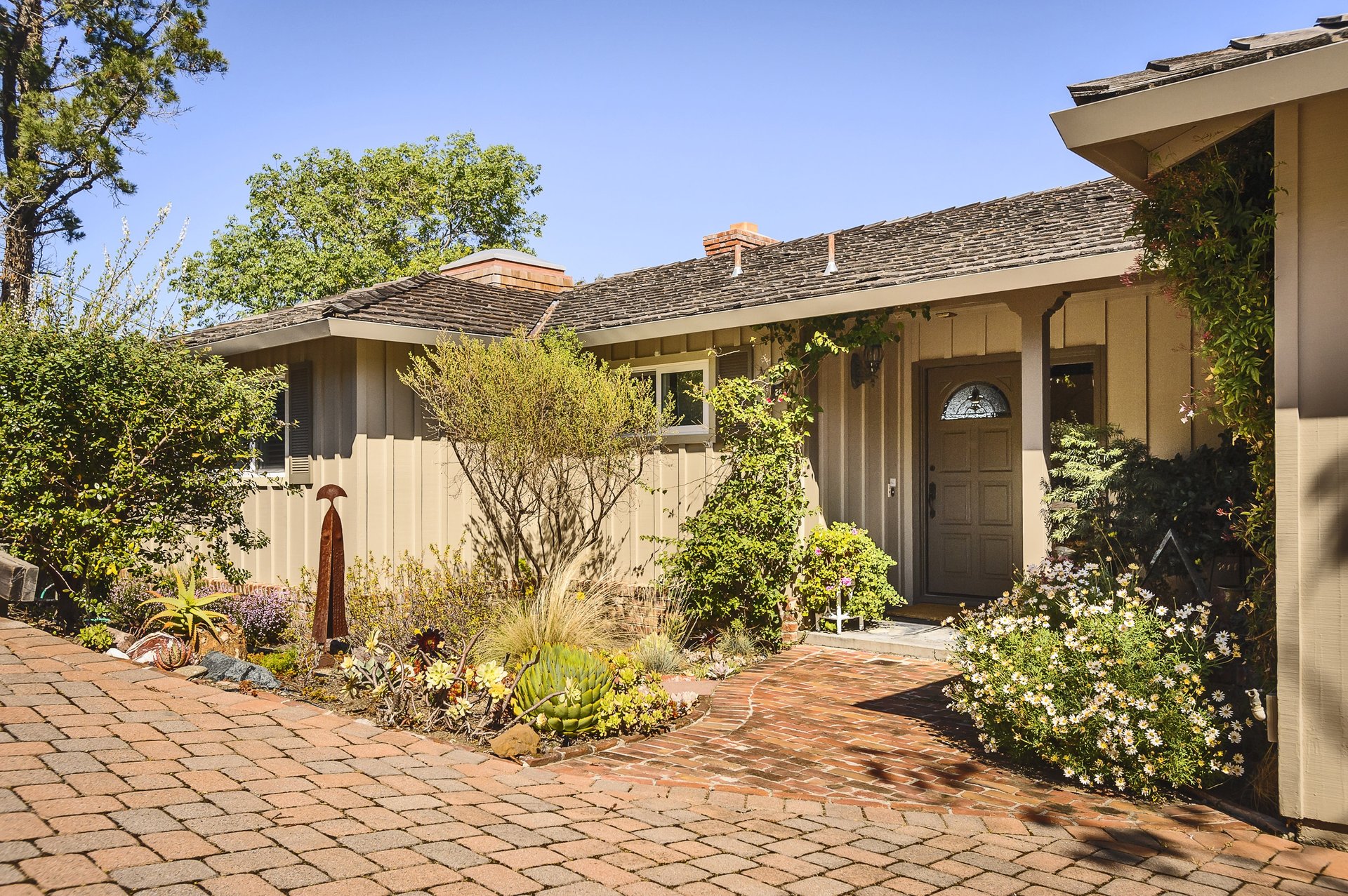 2684 Summit Drive