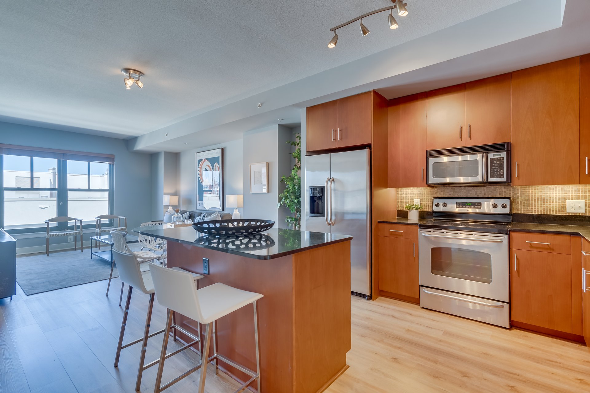 910 M St NW #1008