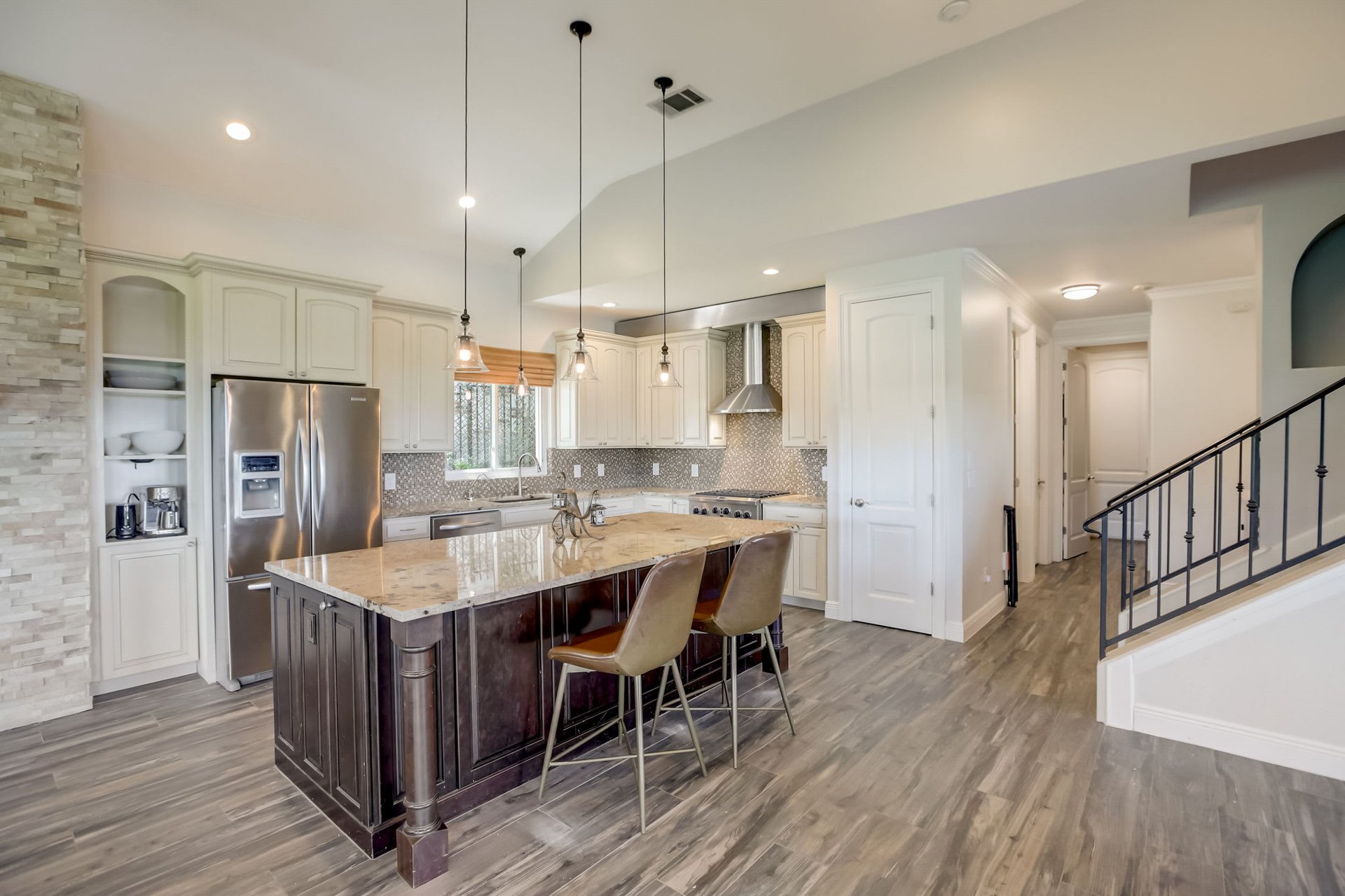 Hill Country Paradise: Luxurious 4/3 Home with Heated Pool/Spa and Spectacular Sunset Views in River Place!
